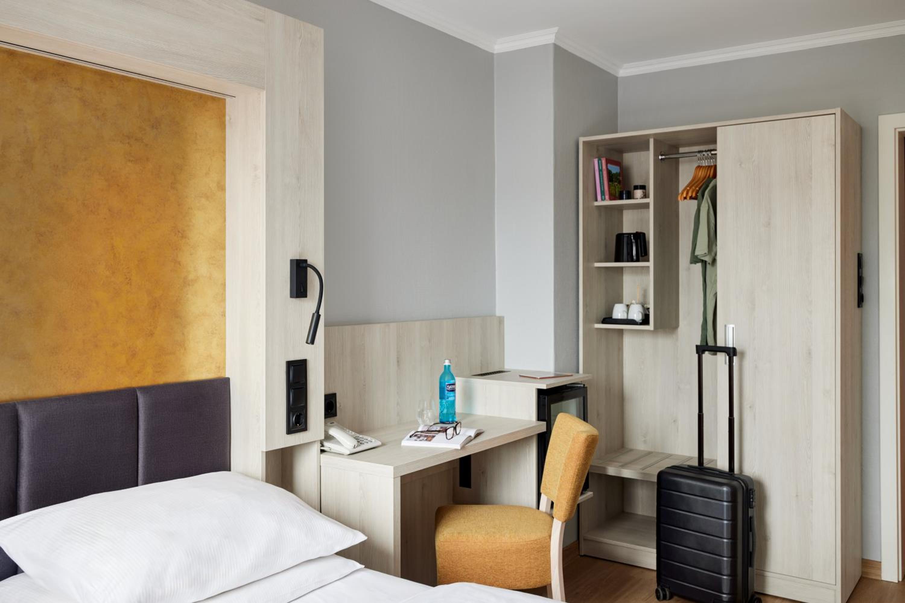 Standard Double Room - Photo 15