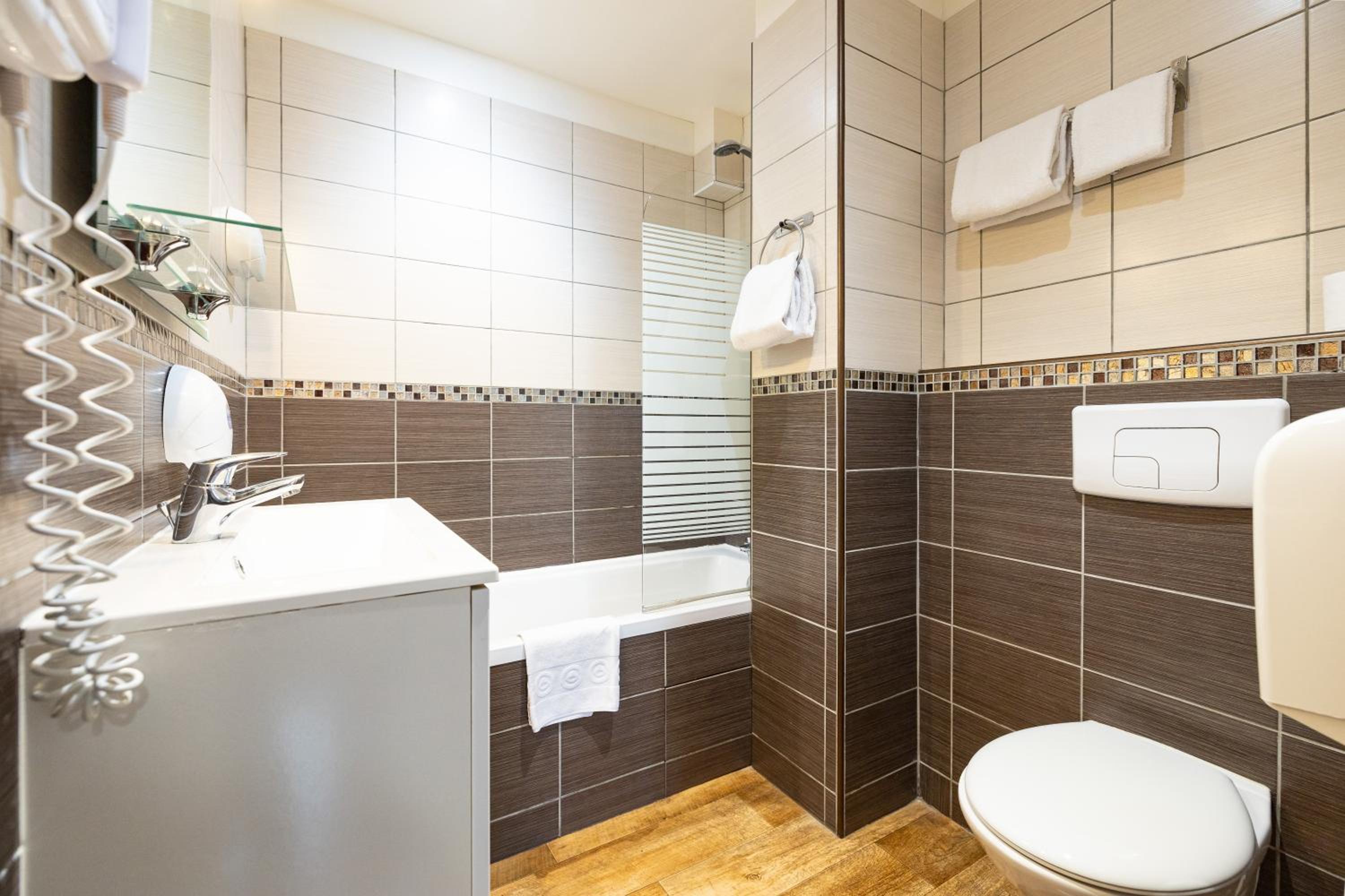 Double or Triple Room photo 2