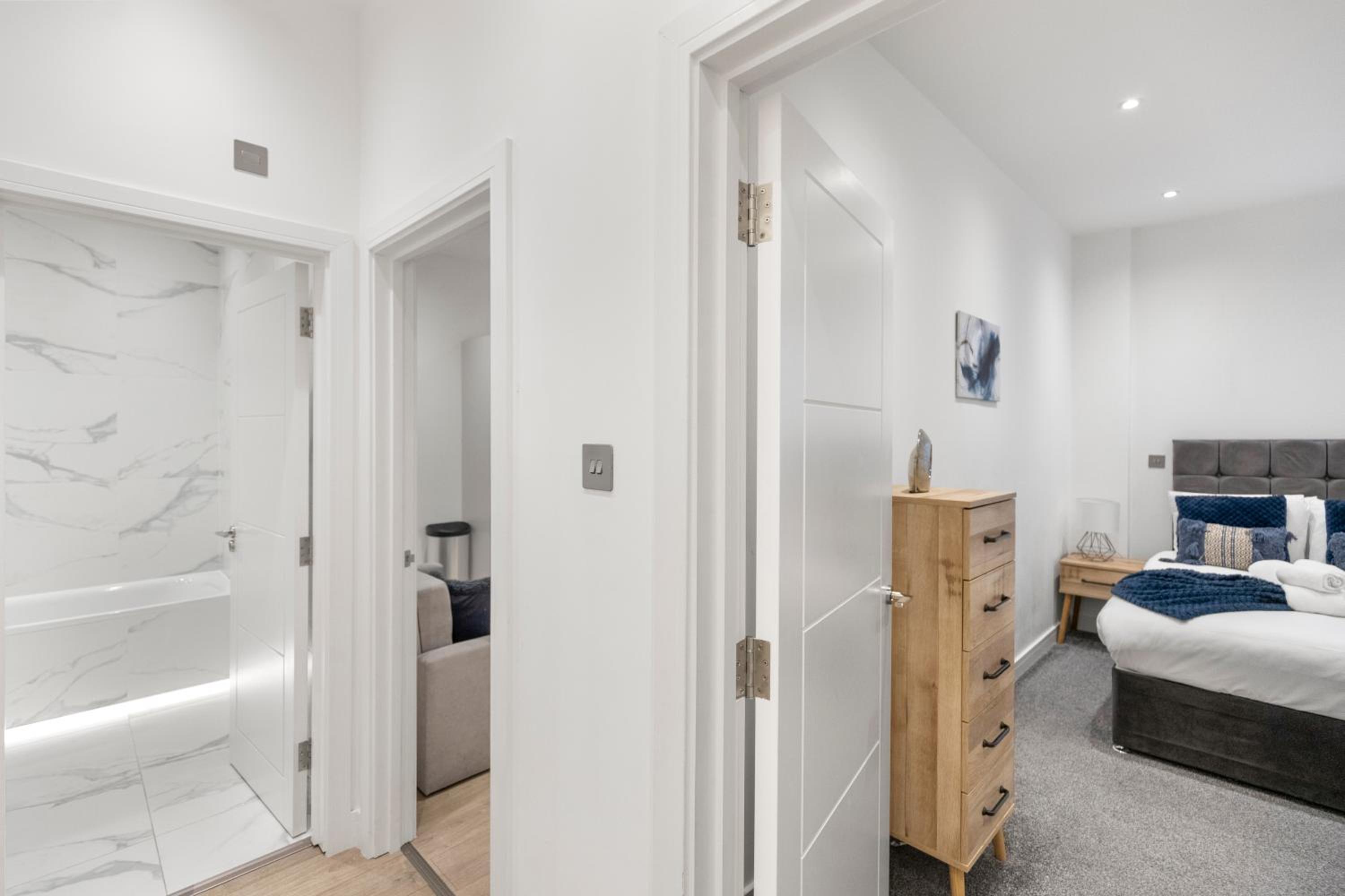 One-Bedroom Apartment photo 3