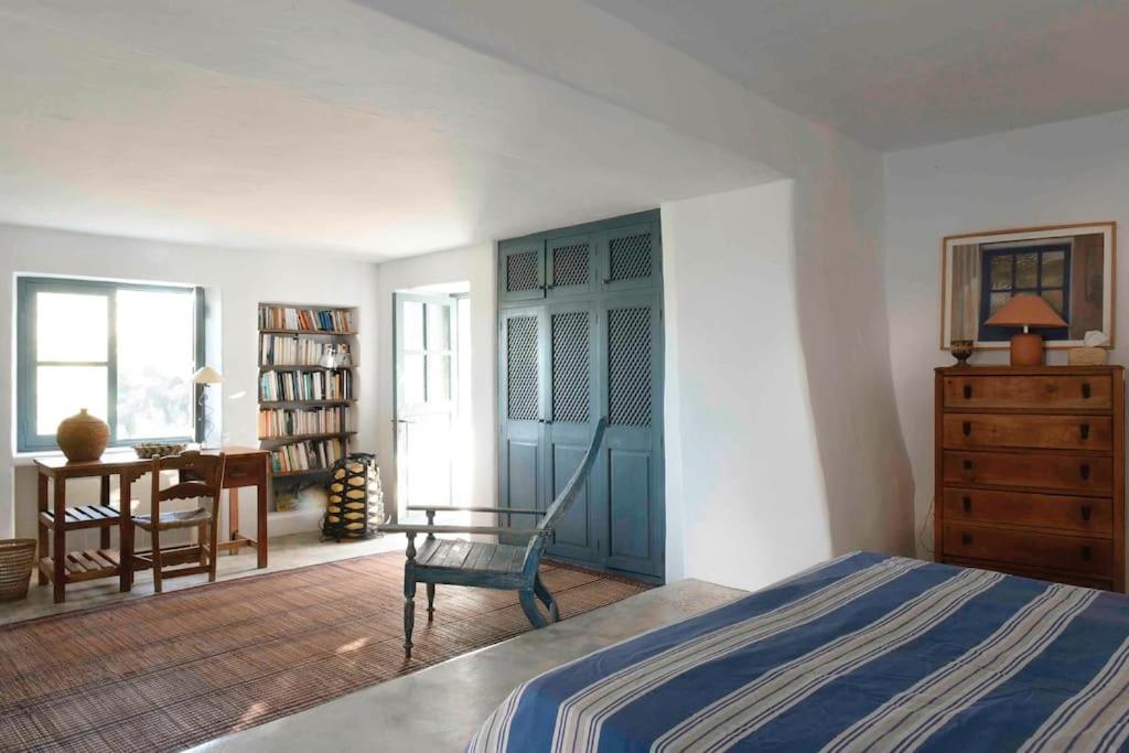Four-Bedroom House photo 2