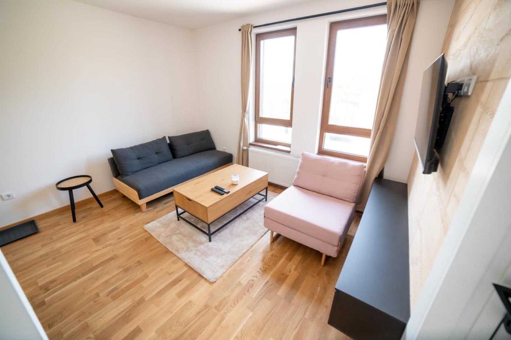 One-Bedroom Apartment photo 1
