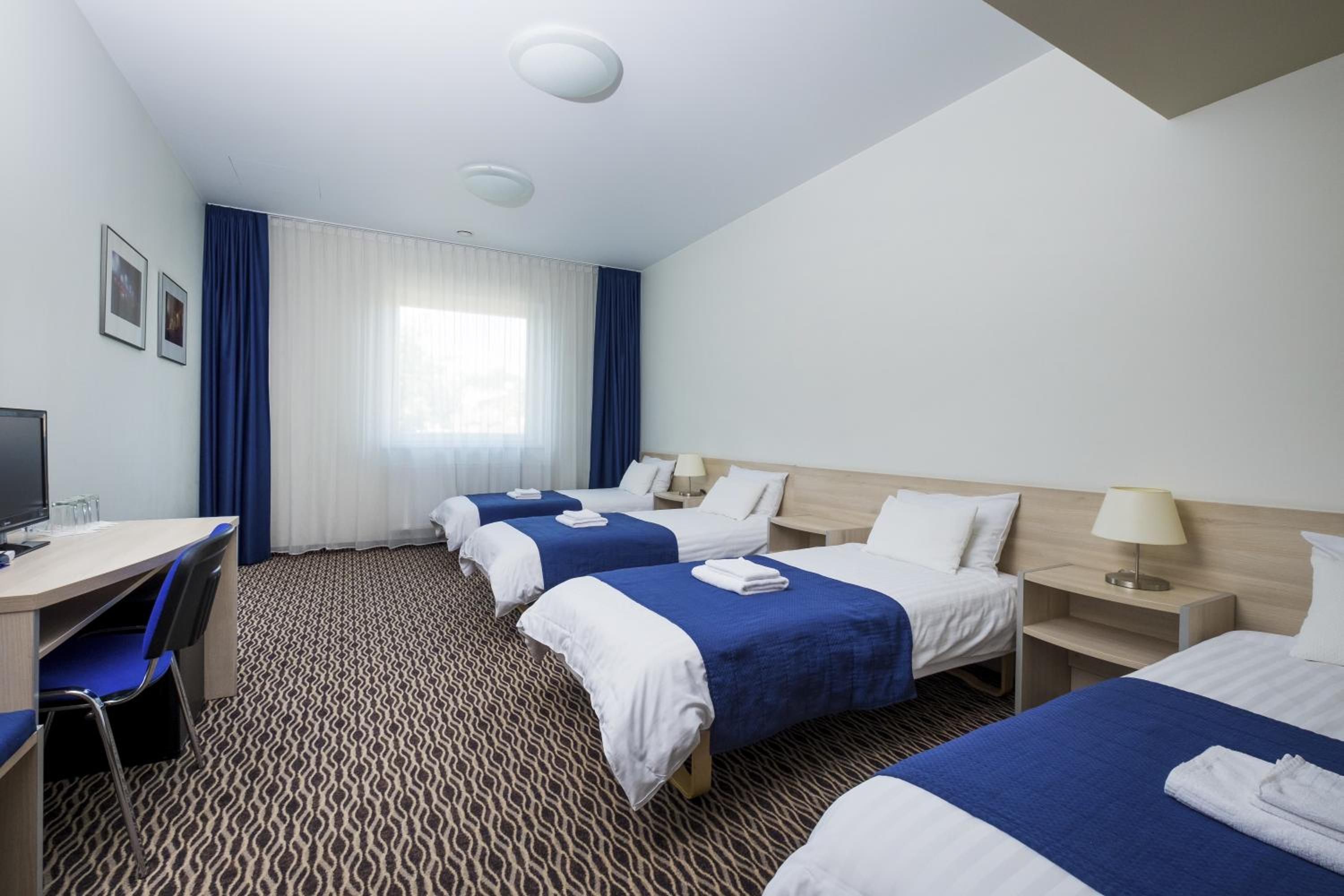 Quadruple Room - Photo 2