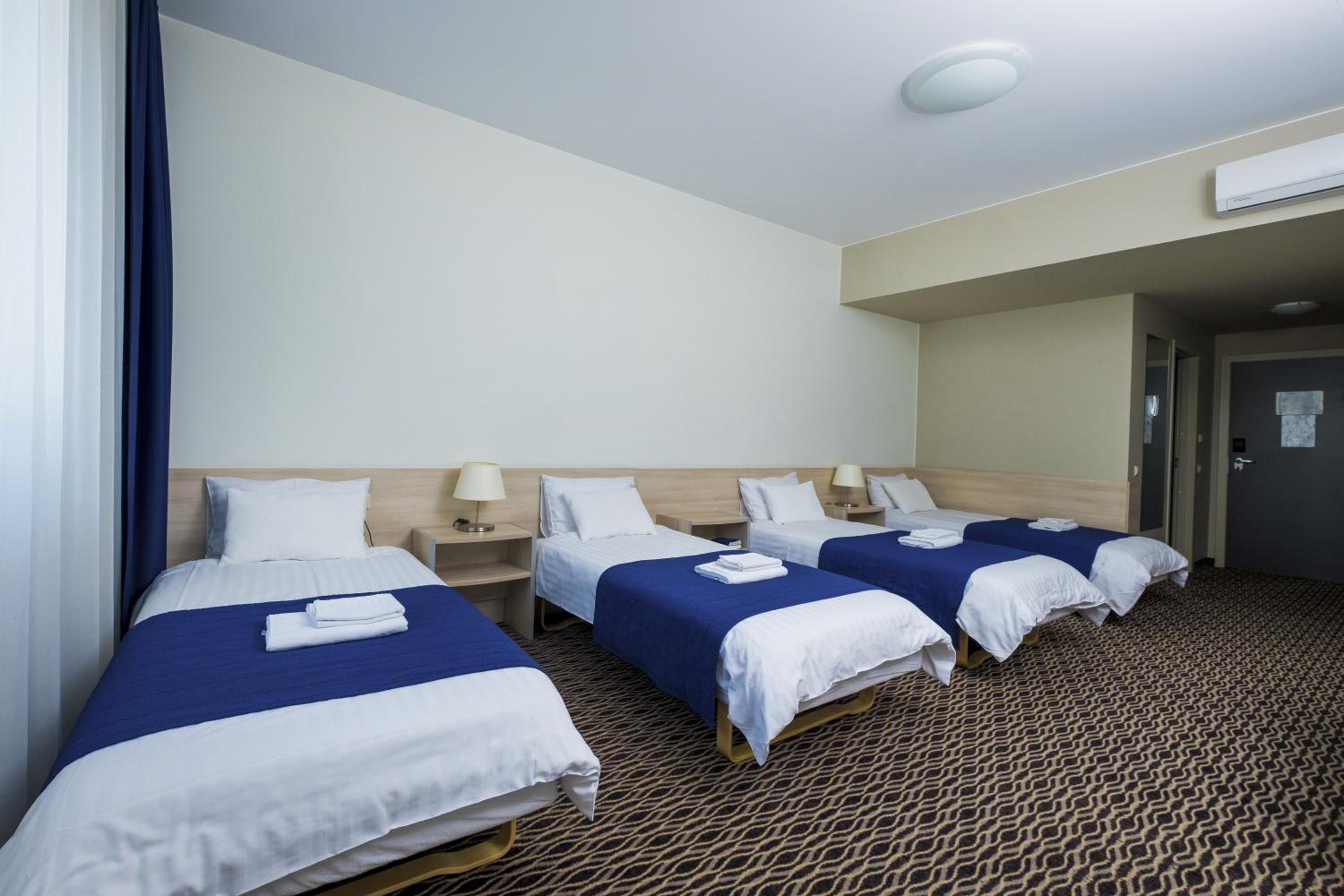 Quadruple Room - Photo 5