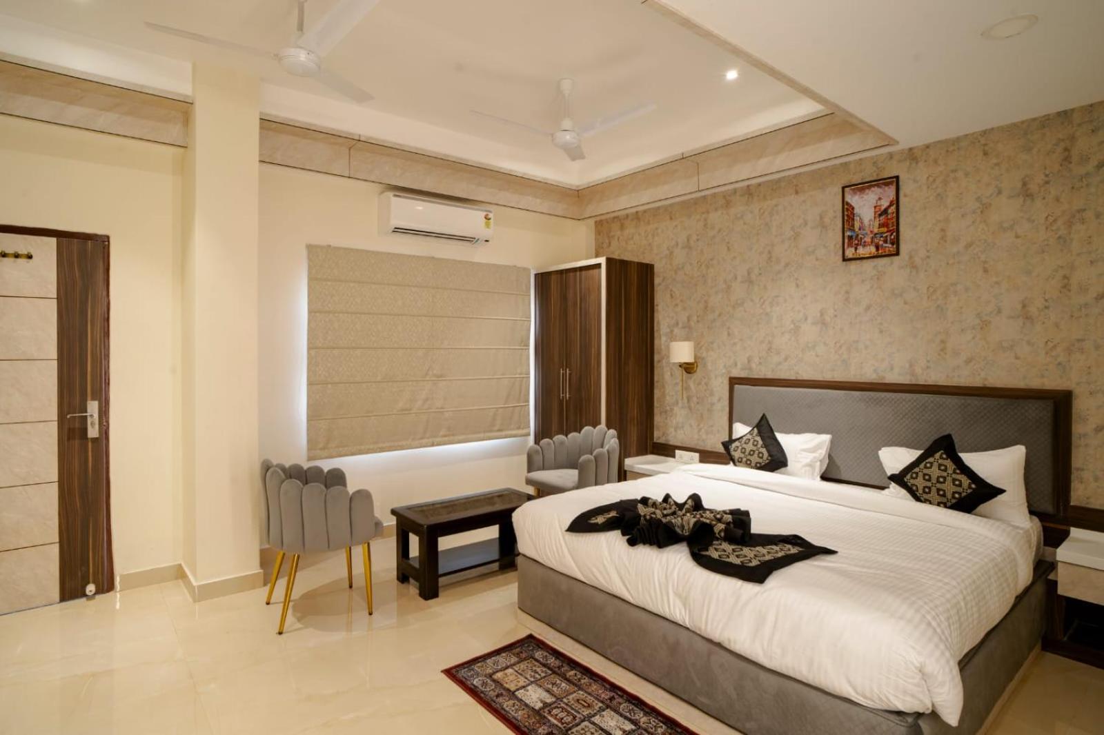 Double Room With Private Bathroom photo 3