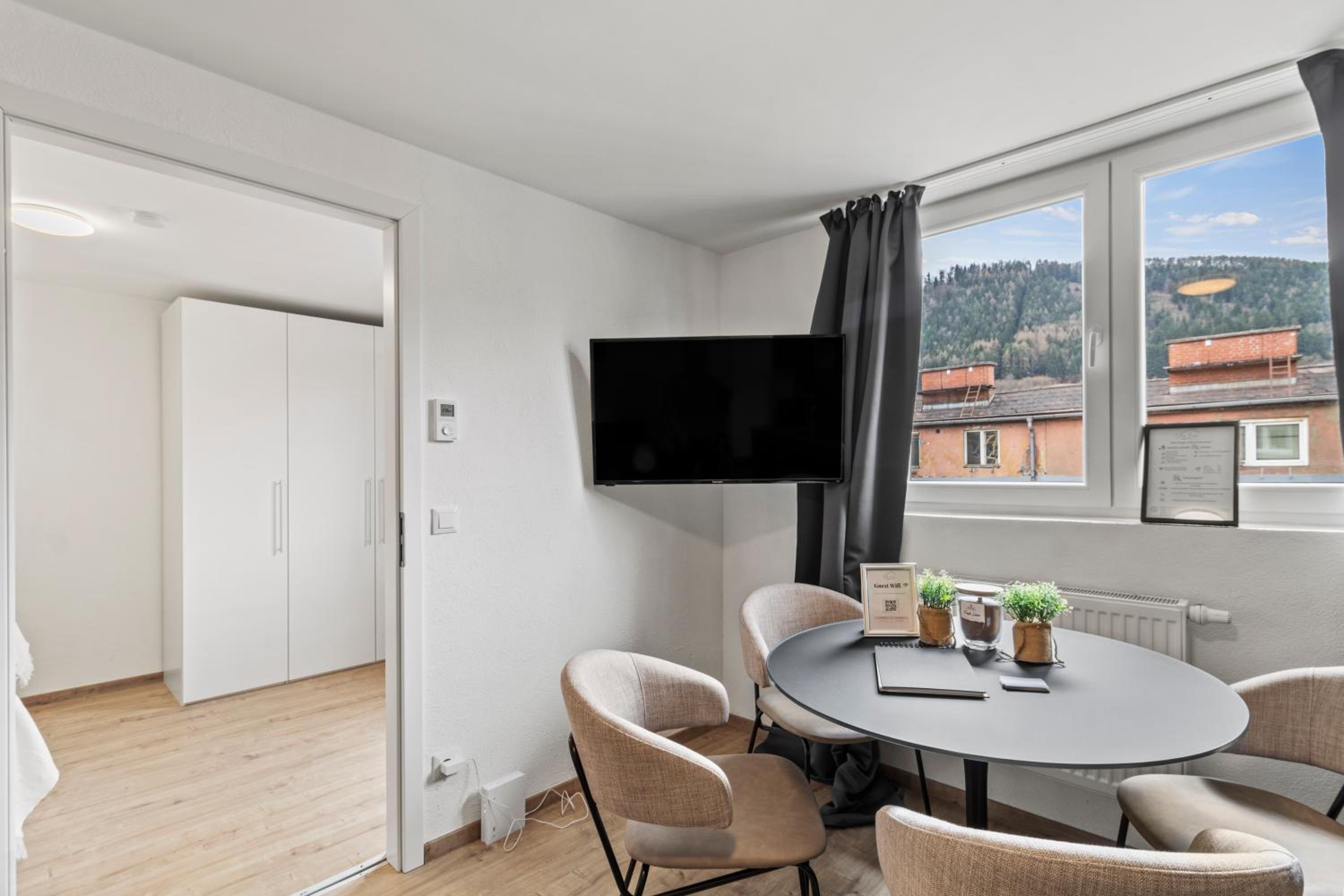 One-Bedroom Apartment photo 3