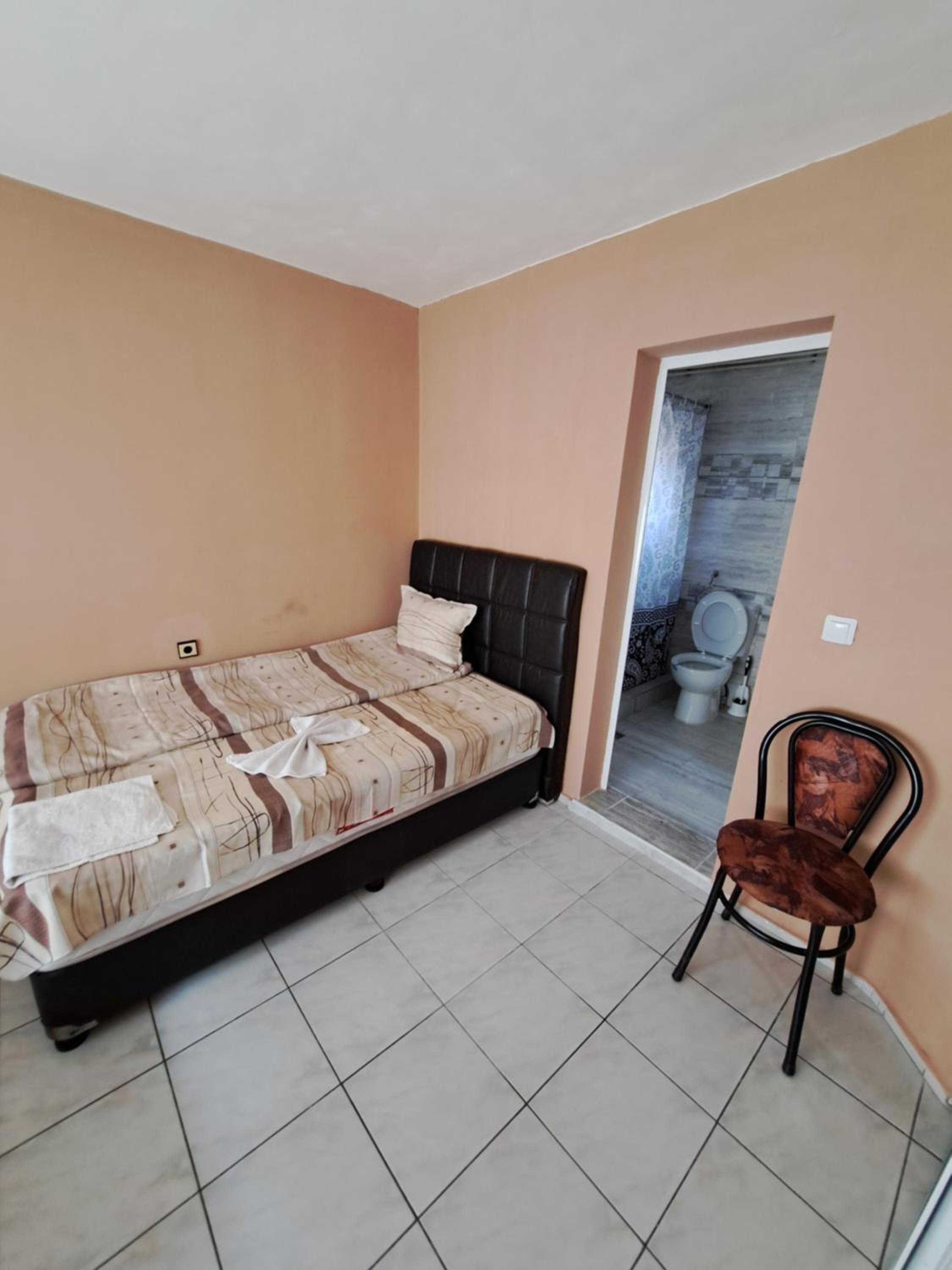 Double or Twin Room with Private Bathroom photo 1
