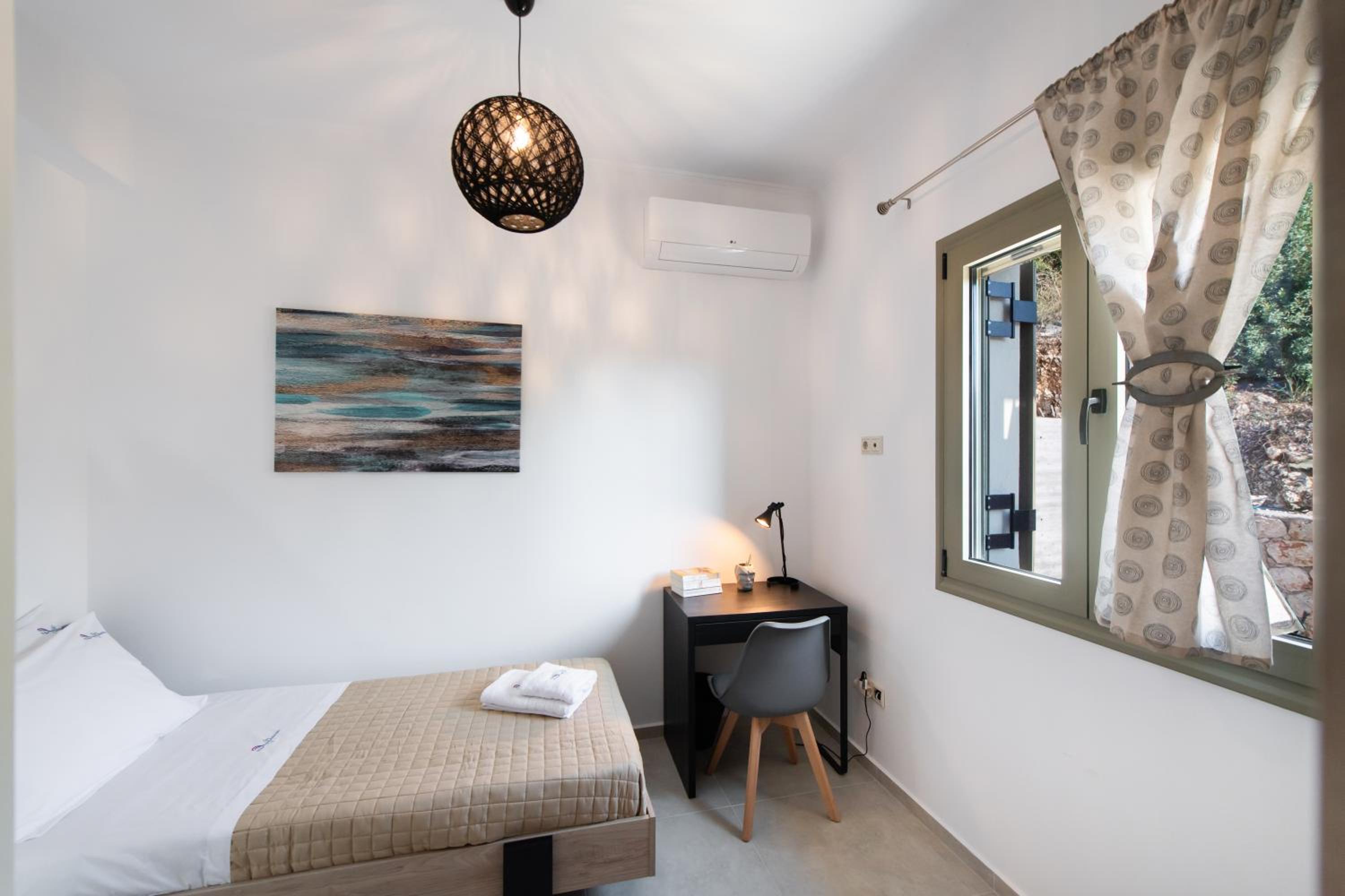 Three-Bedroom House photo 2