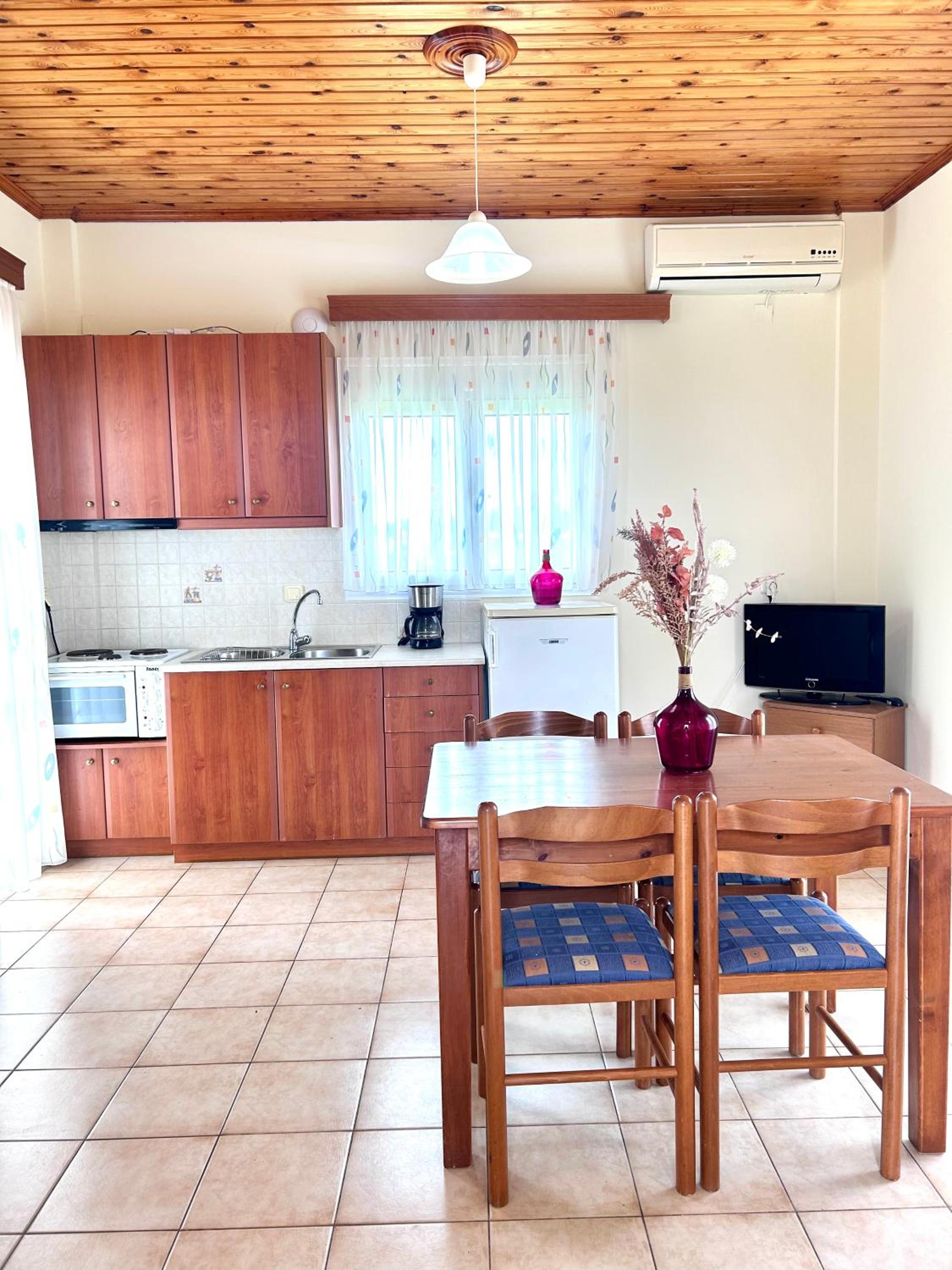 One-Bedroom House photo 3