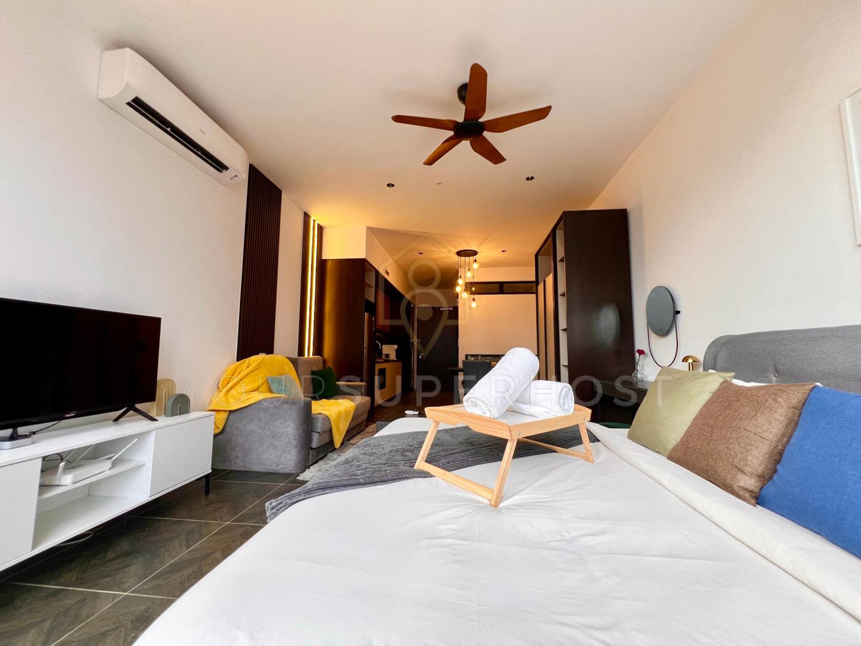 King Studio with Sofa Bed