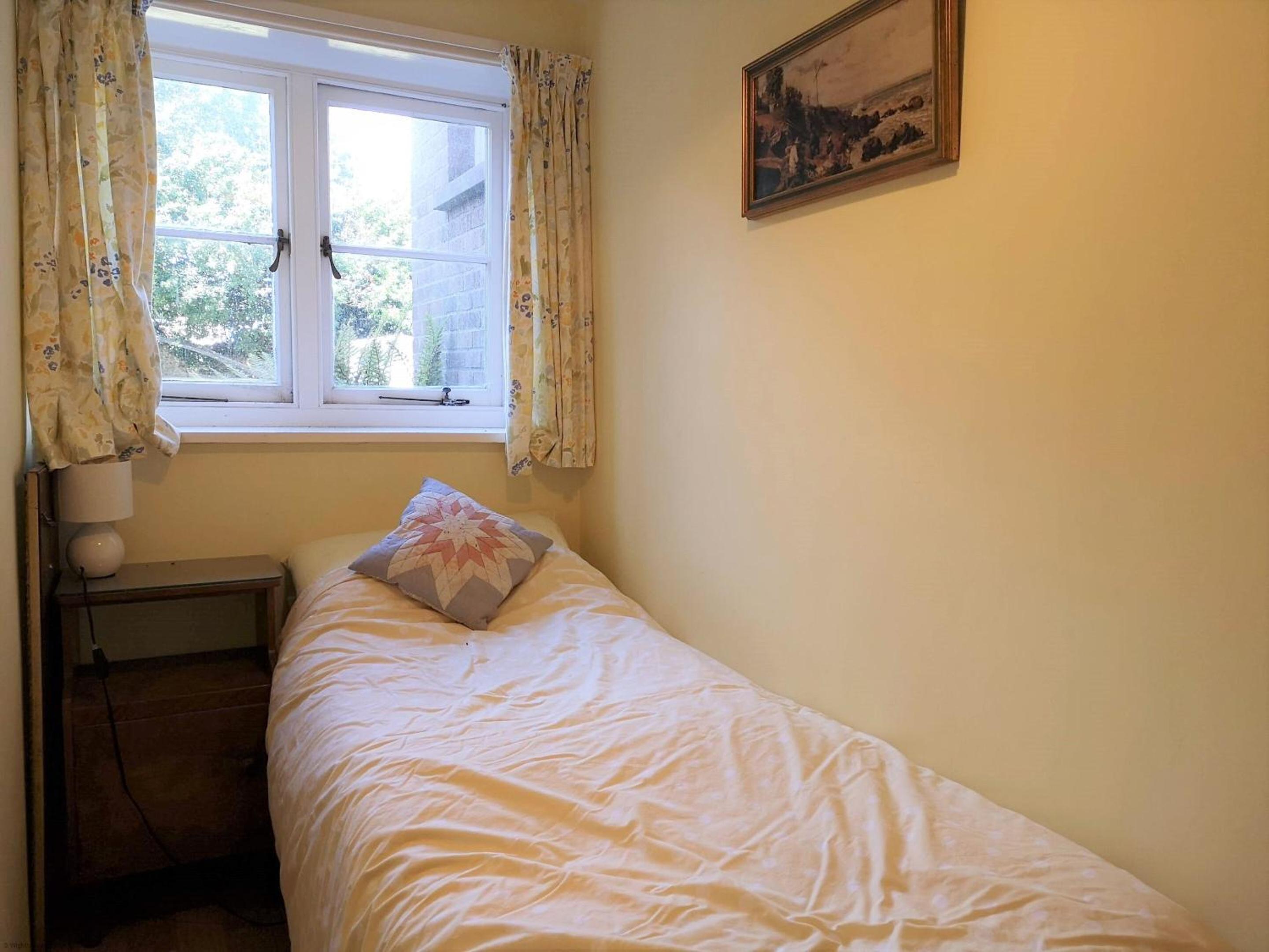 Three-Bedroom House photo 3