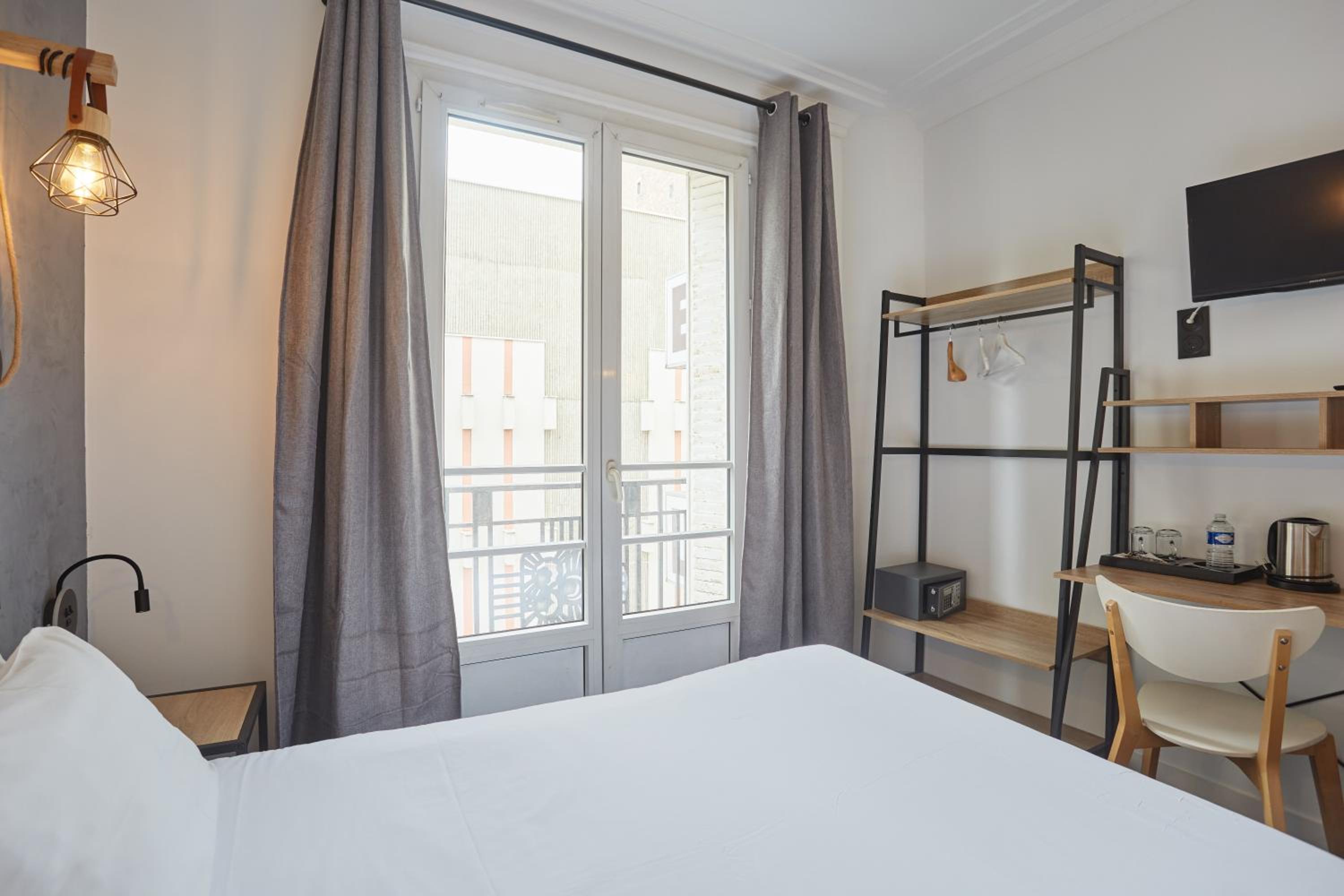 Economy Double Room photo 2