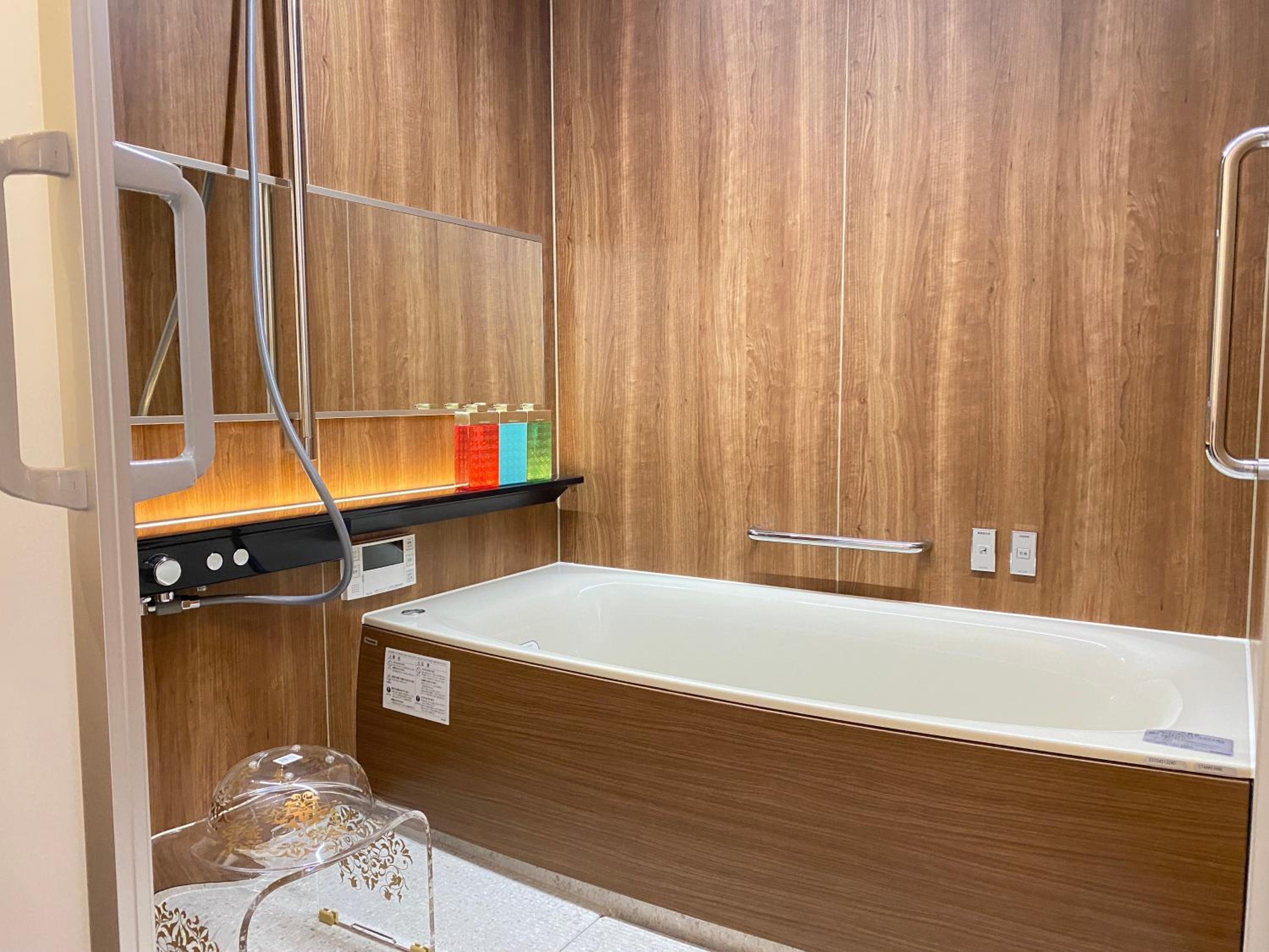 Twin Room with Private Bathroom - Photo 5