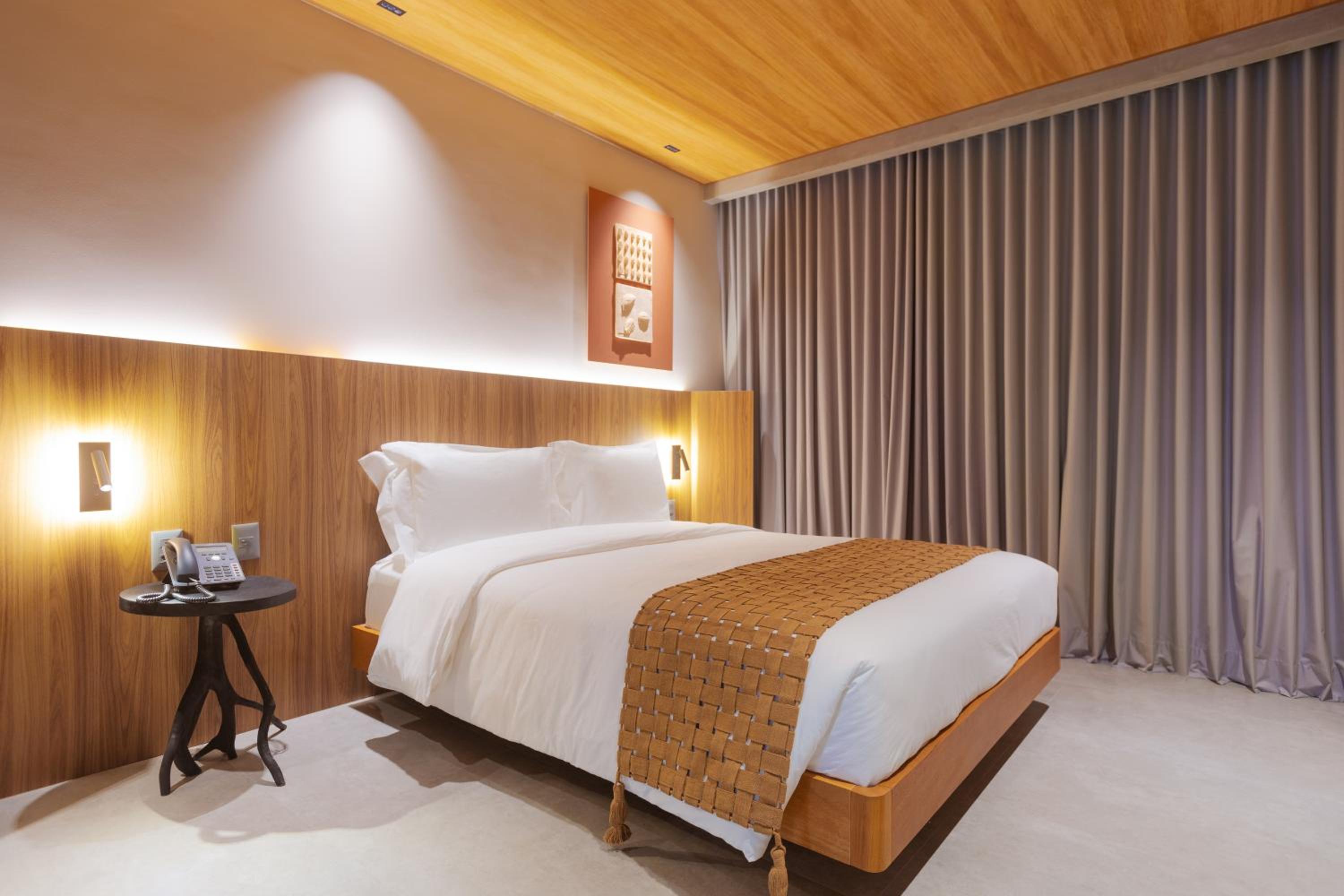 Deluxe Double Room with Side Sea View