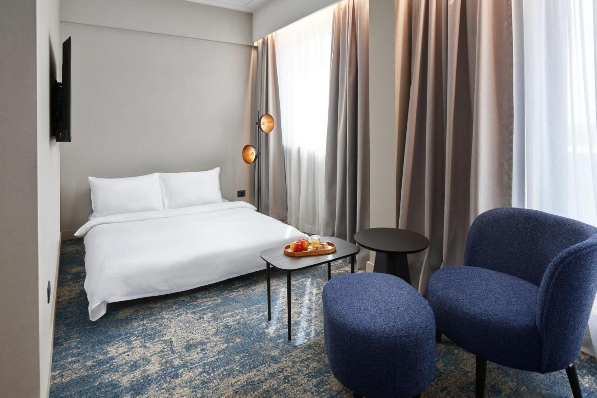 Deluxe Suite - Photo 1