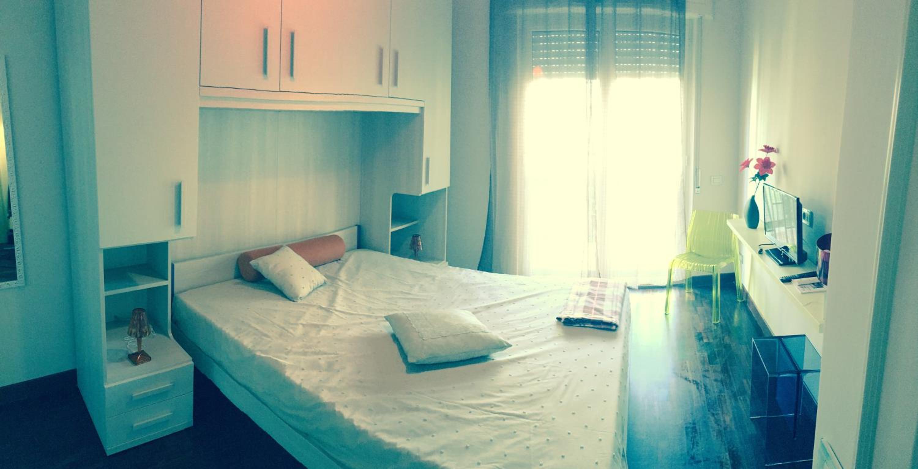 Budget Double Room - Photo 8