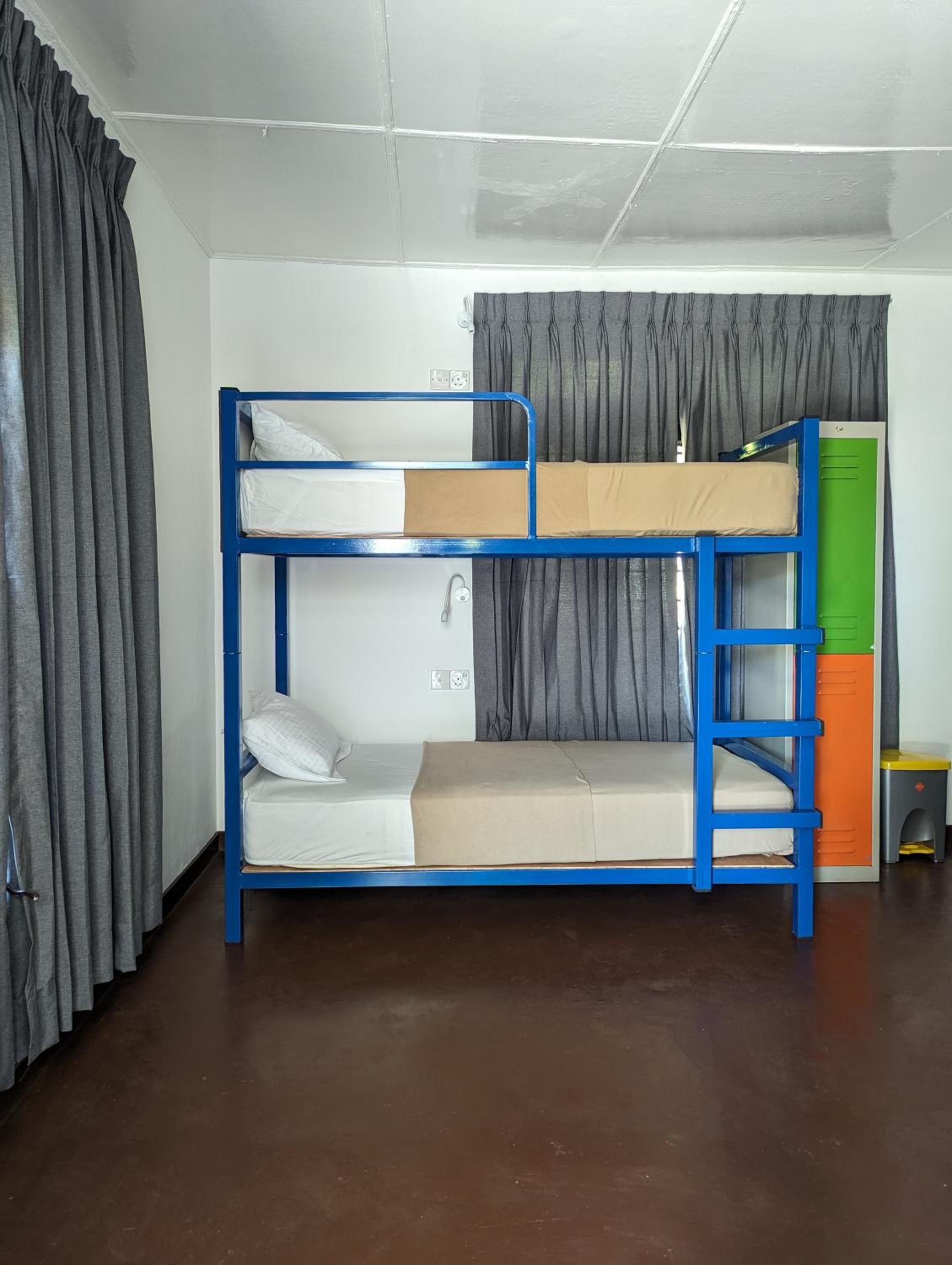 Bed in 6-Bed Mixed Dormitory Room photo 2