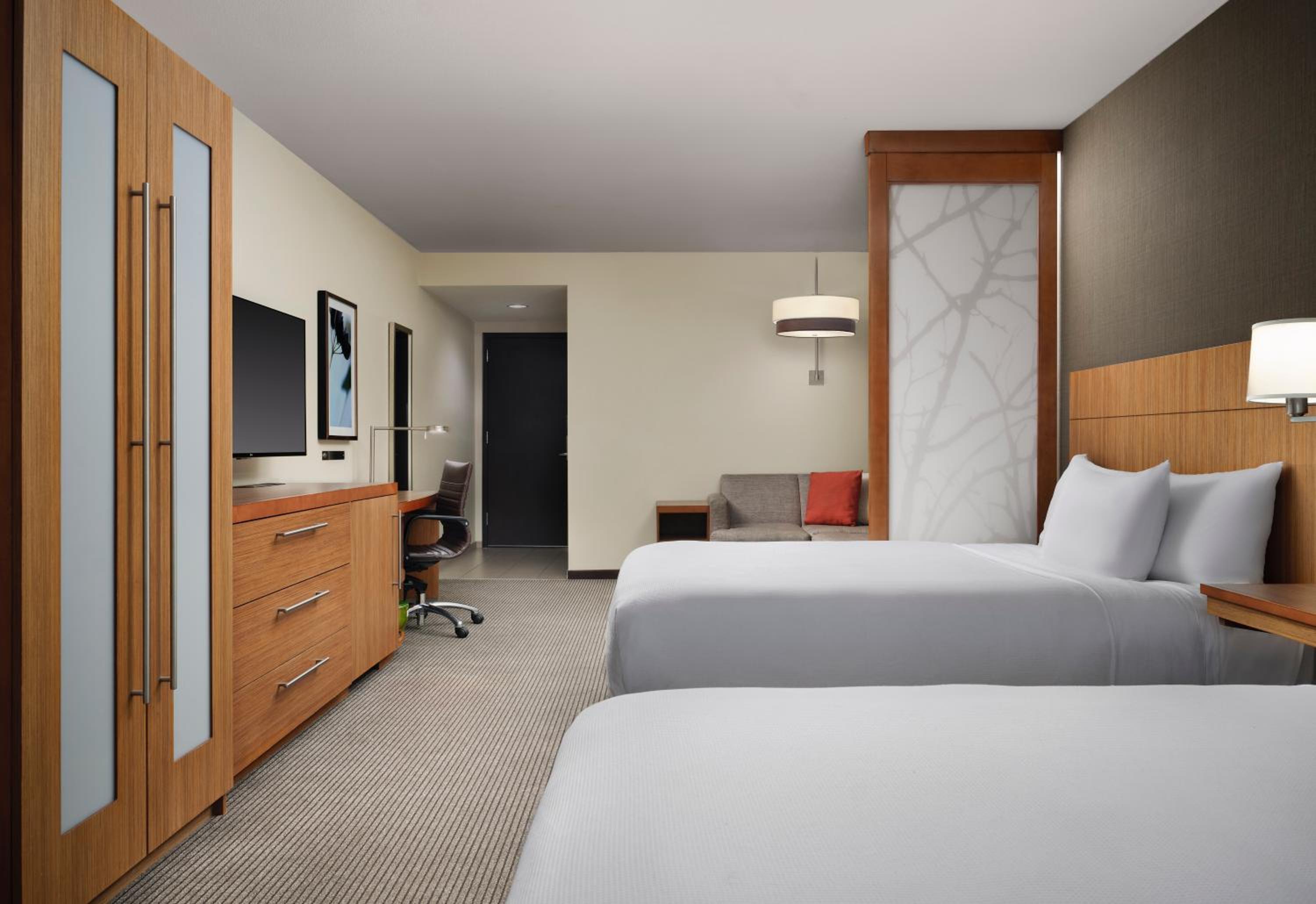 Queen Room with Two Queen Beds and Sofa Bed - High Floor