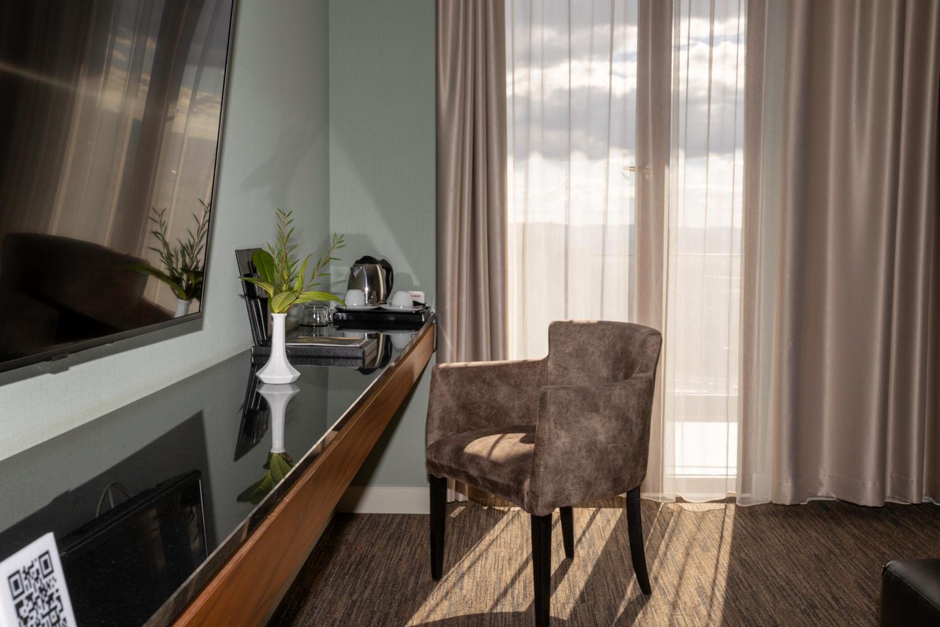 Double Room with Pool View photo 2