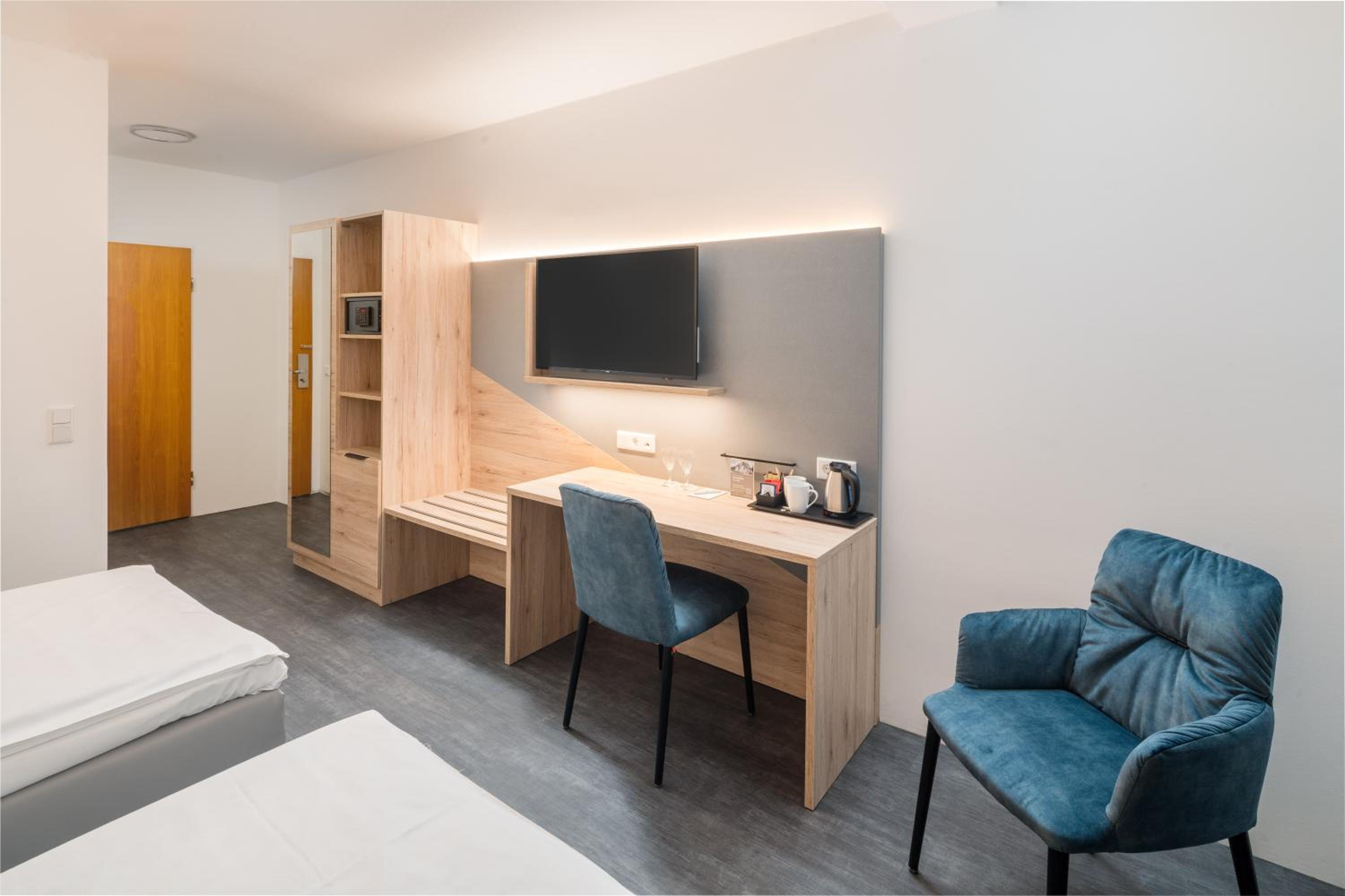 Deluxe Double or Twin Room photo 2