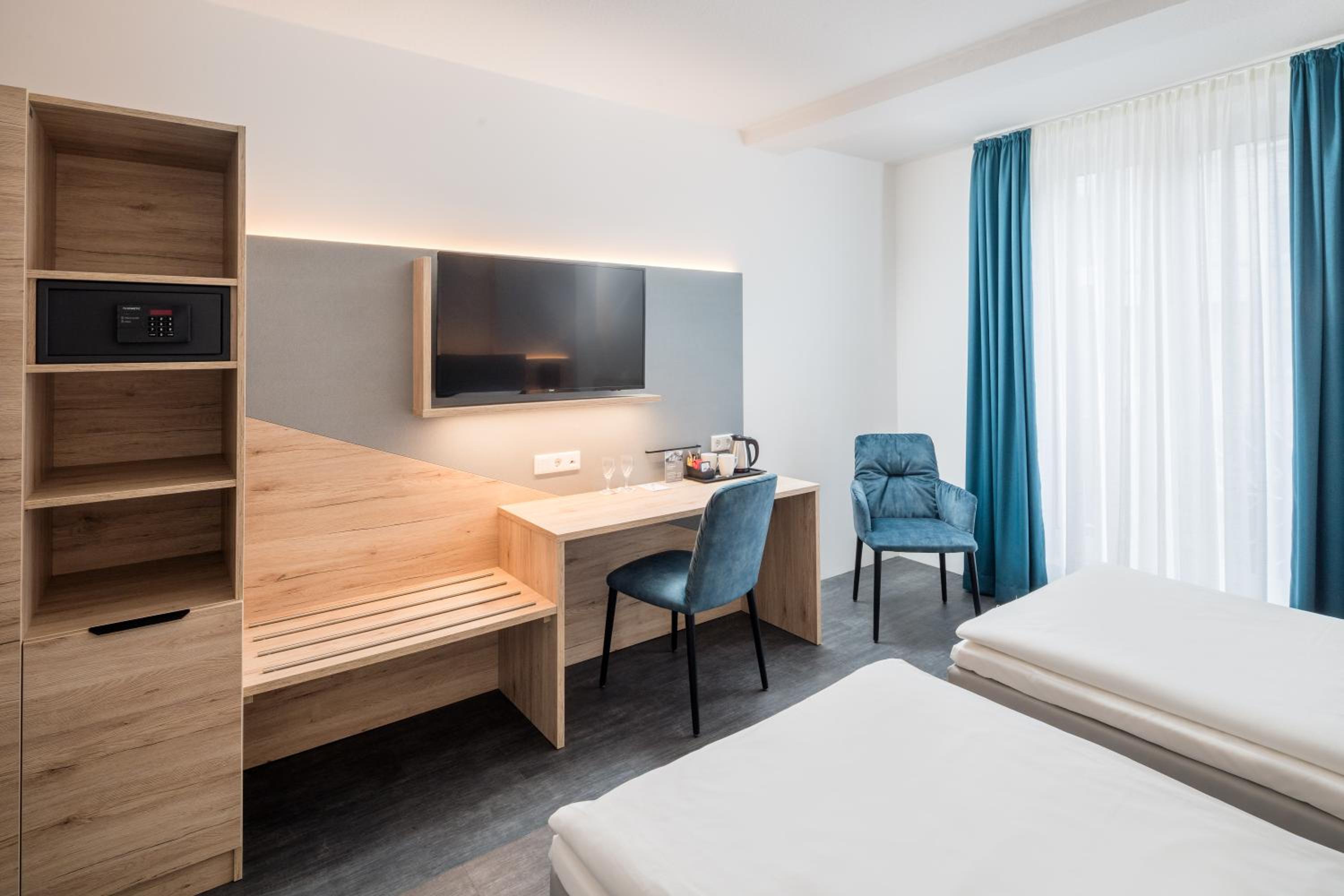 Deluxe Double or Twin Room photo 3