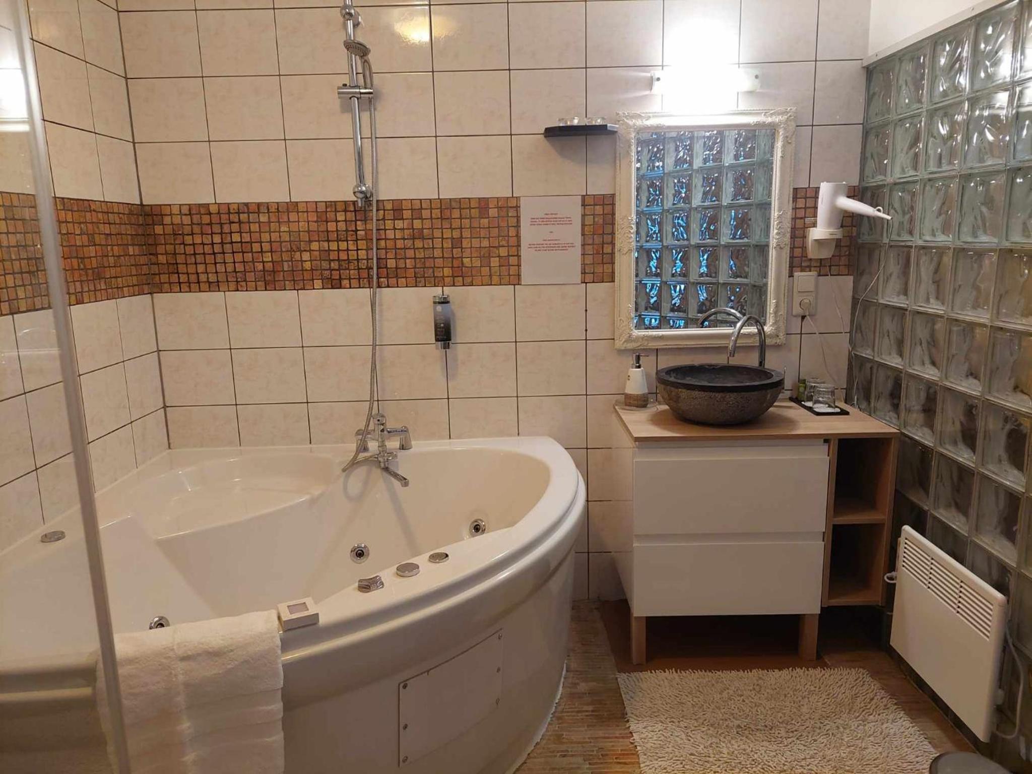 Junior Suite with Spa Bath, photo 7
