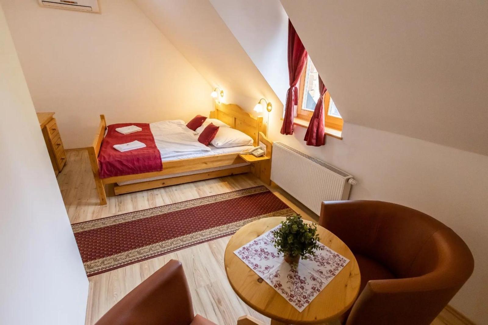 Superior Suite - Photo 15