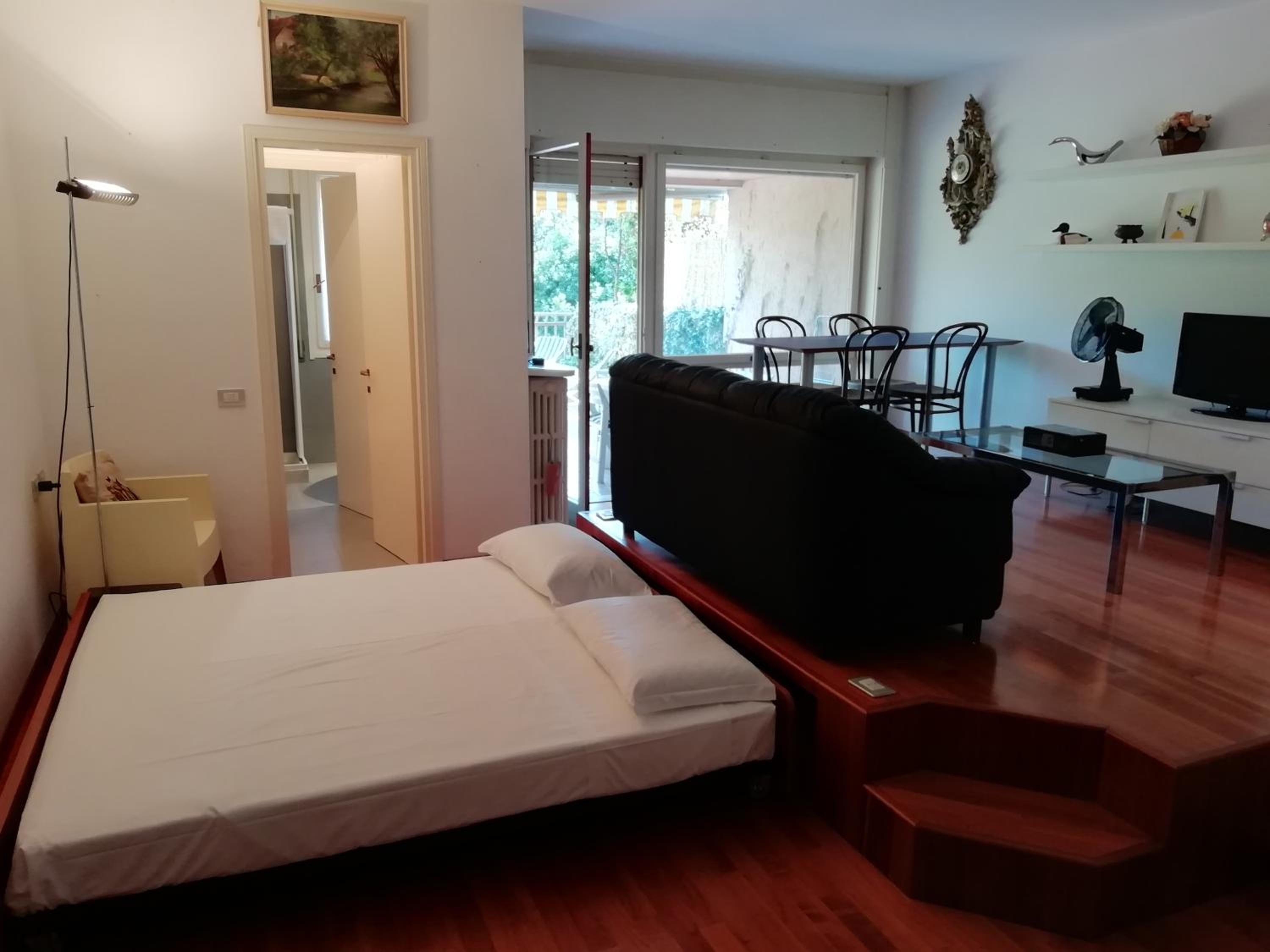 Studio Apartment photo 3