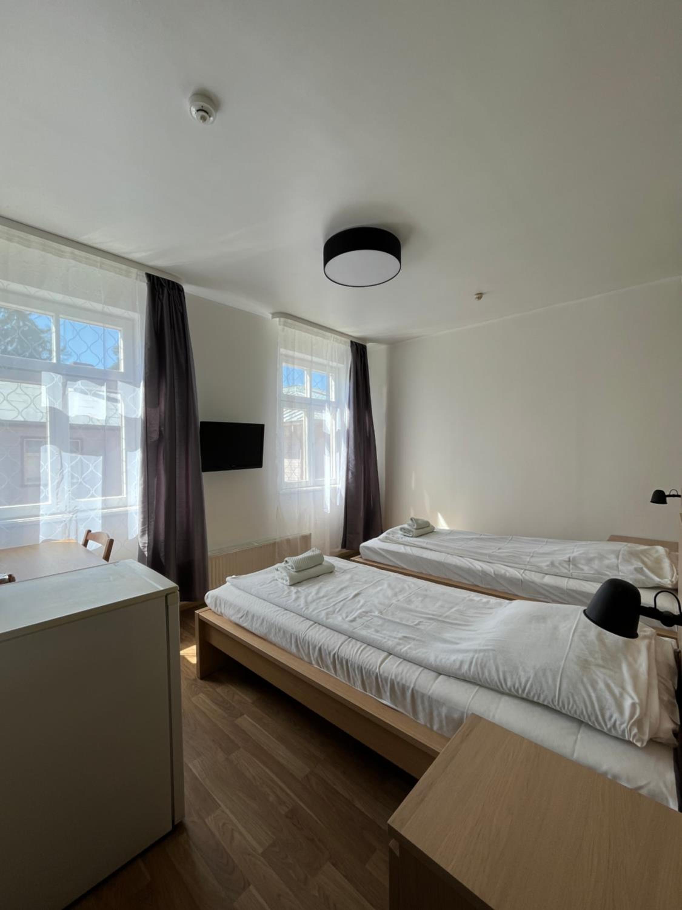 Twin Room with Private Bathroom - Photo 1