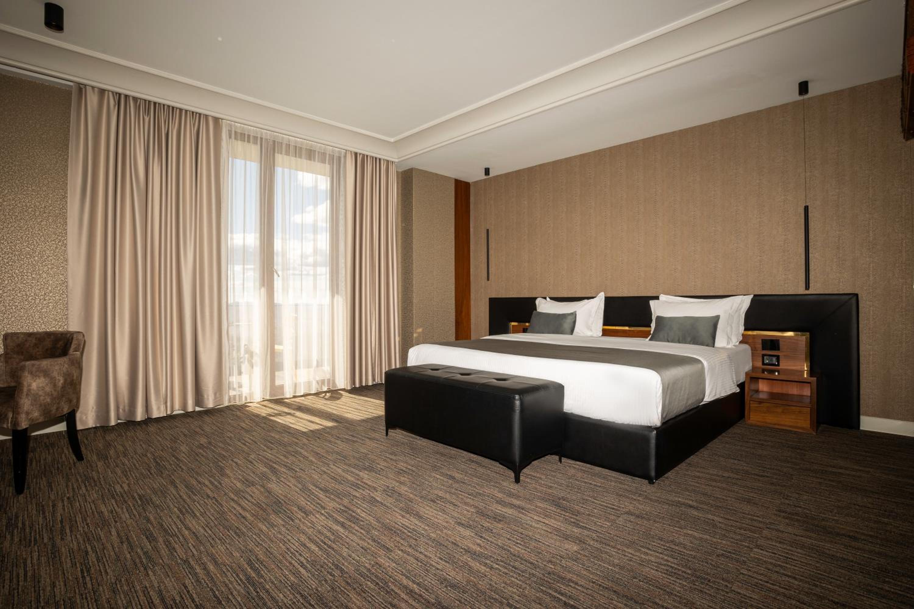 Executive Suite photo 1