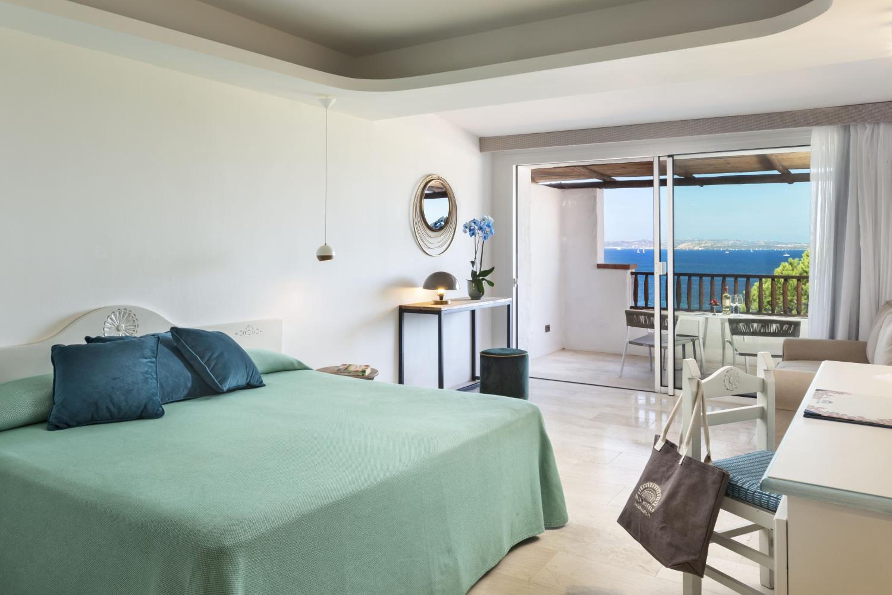 Deluxe Double Room with Balcony and Sea View - Photo 1