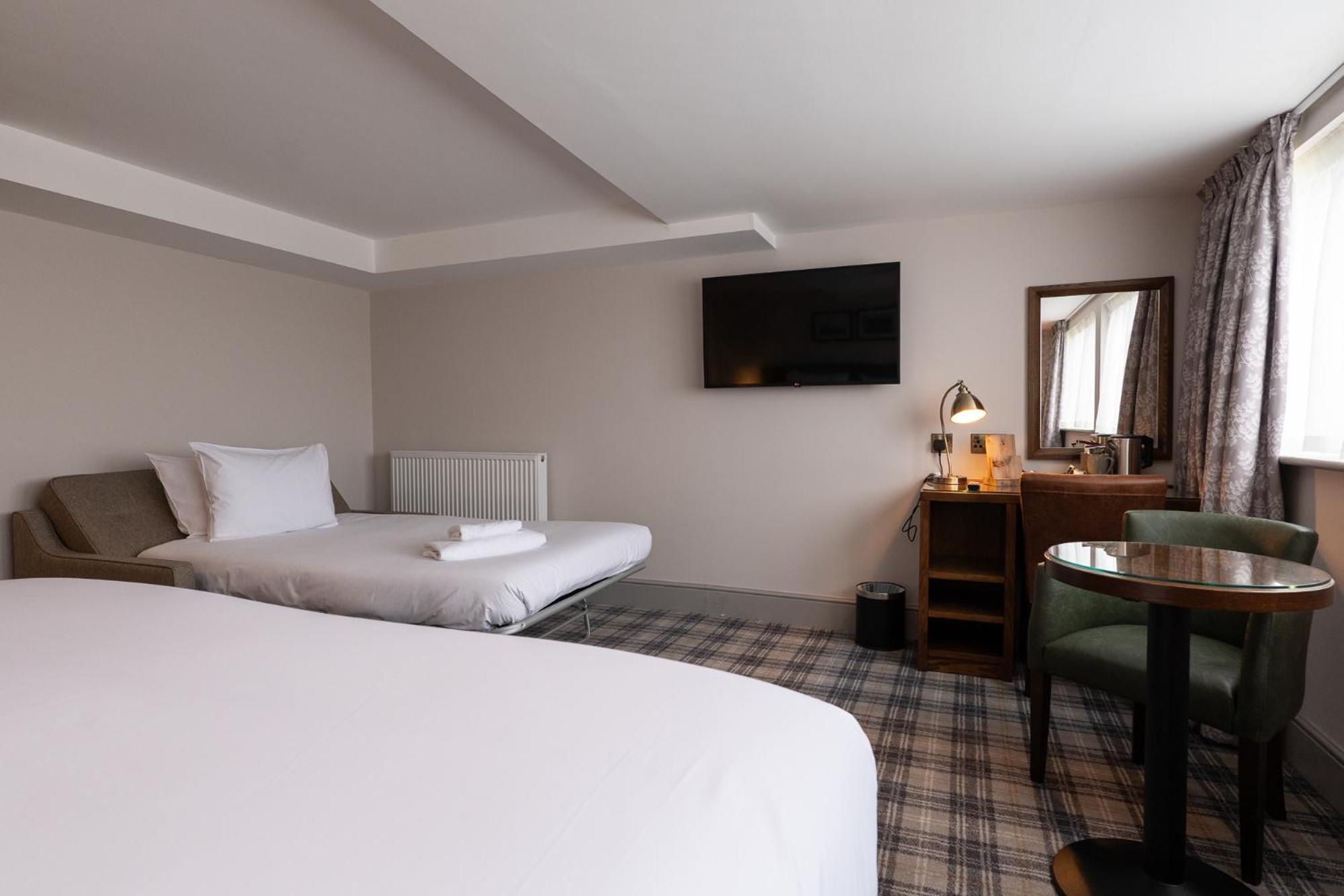 Superior Double or Twin Room with Sofa Bed & Sea view photo 3