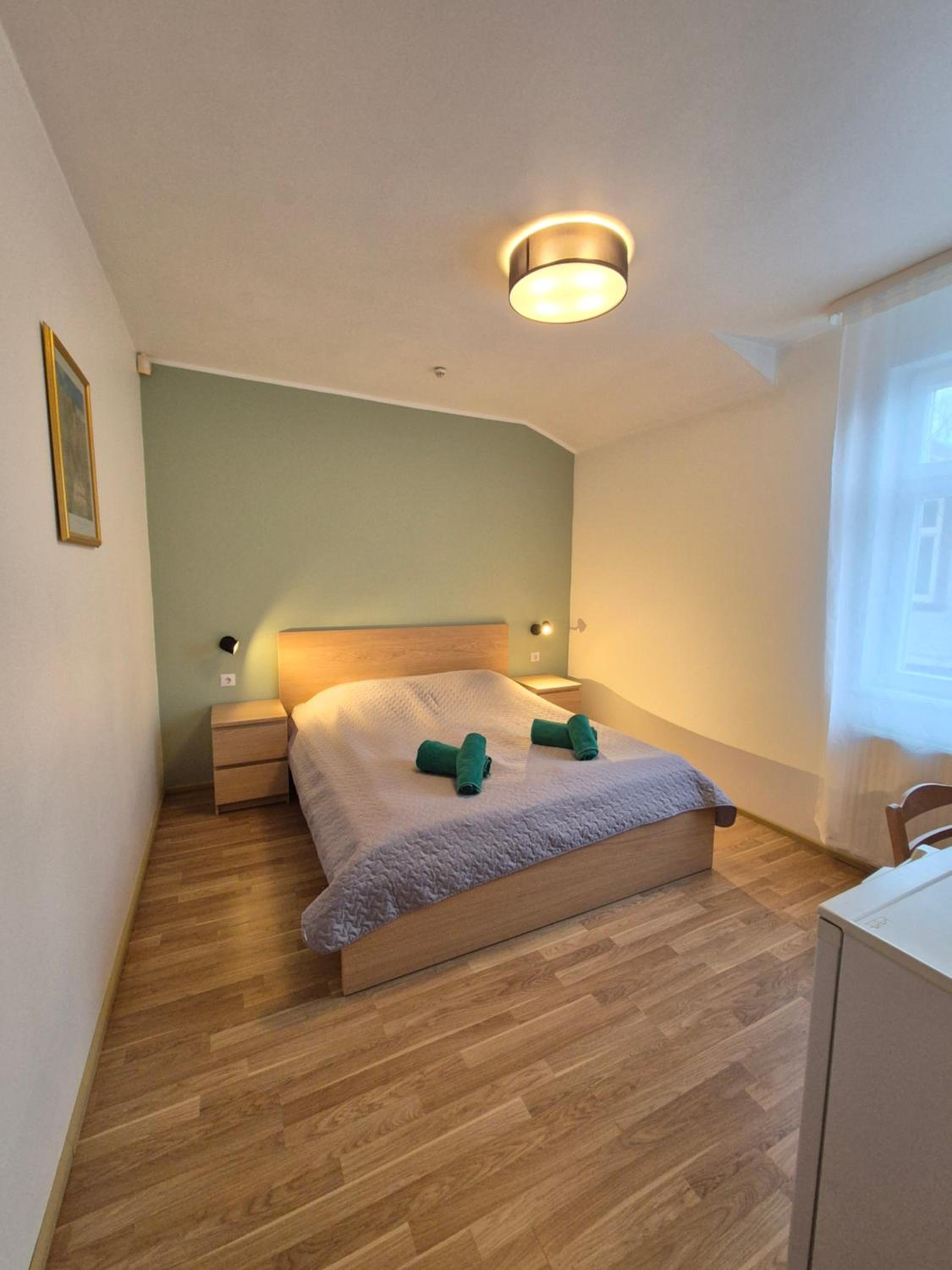 Double Room with Private Bathroom - Photo 3
