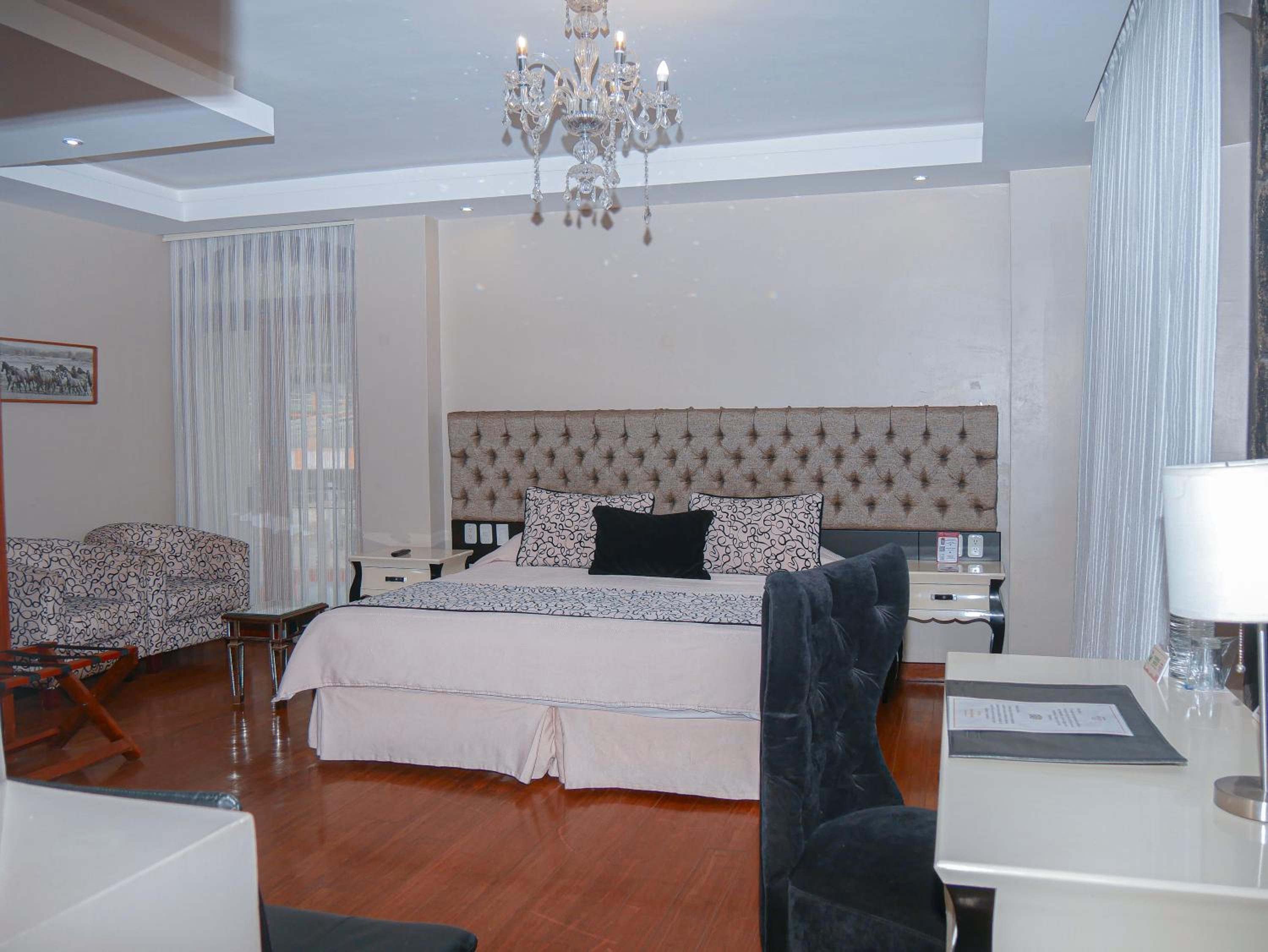 Deluxe Suite photo 1