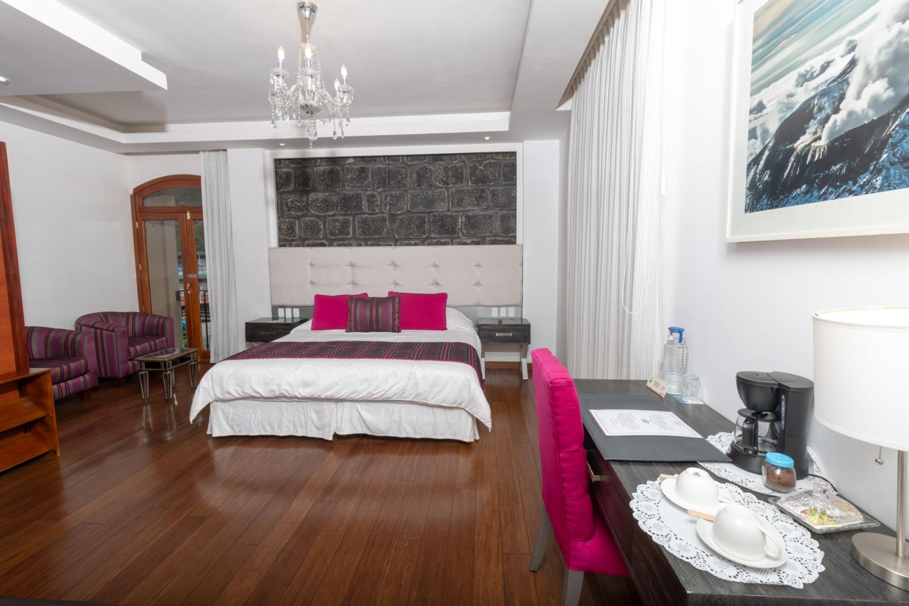 Deluxe Suite photo 3