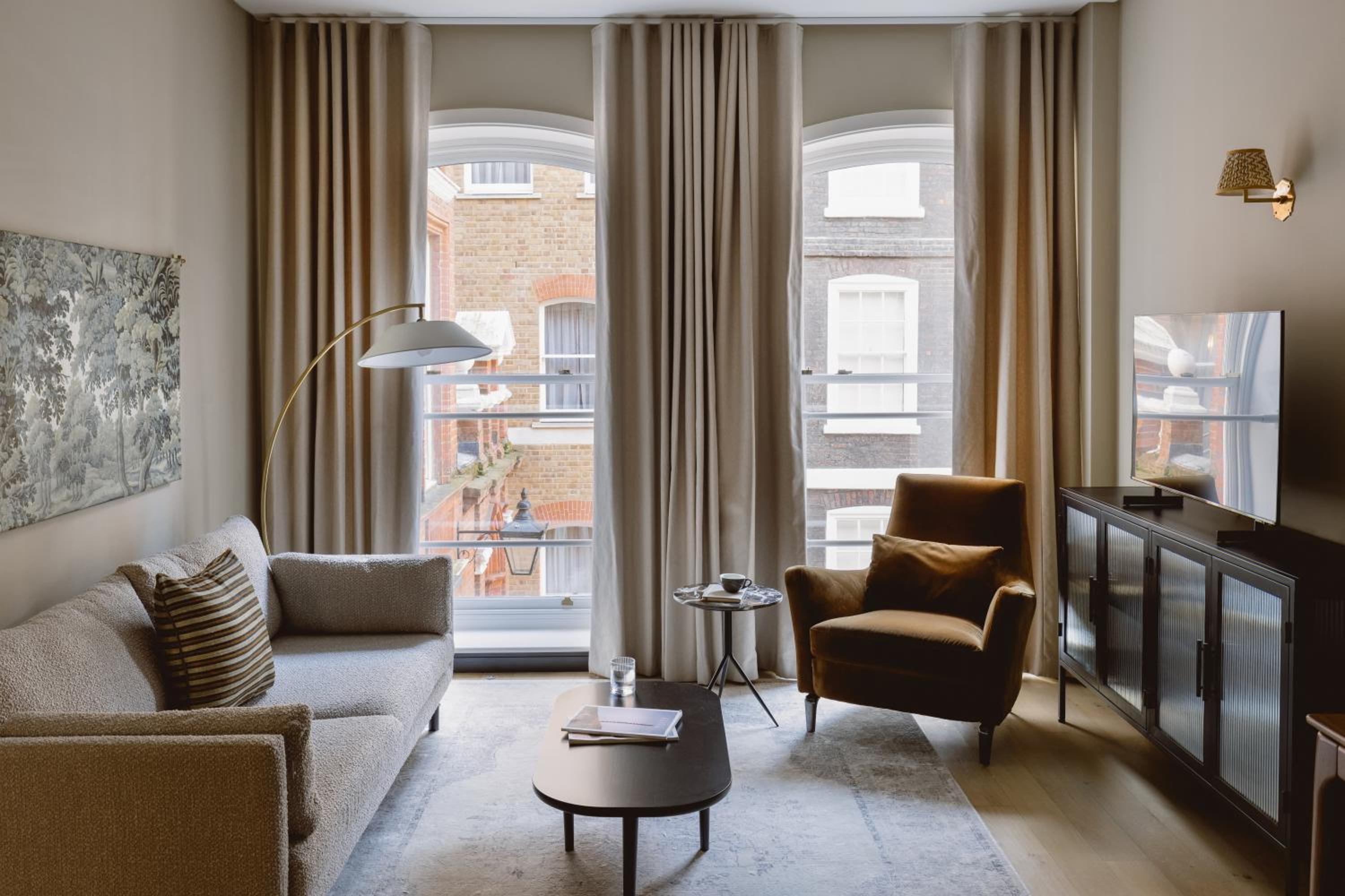 Premium Two Bedroom Apartment thumbnail 6