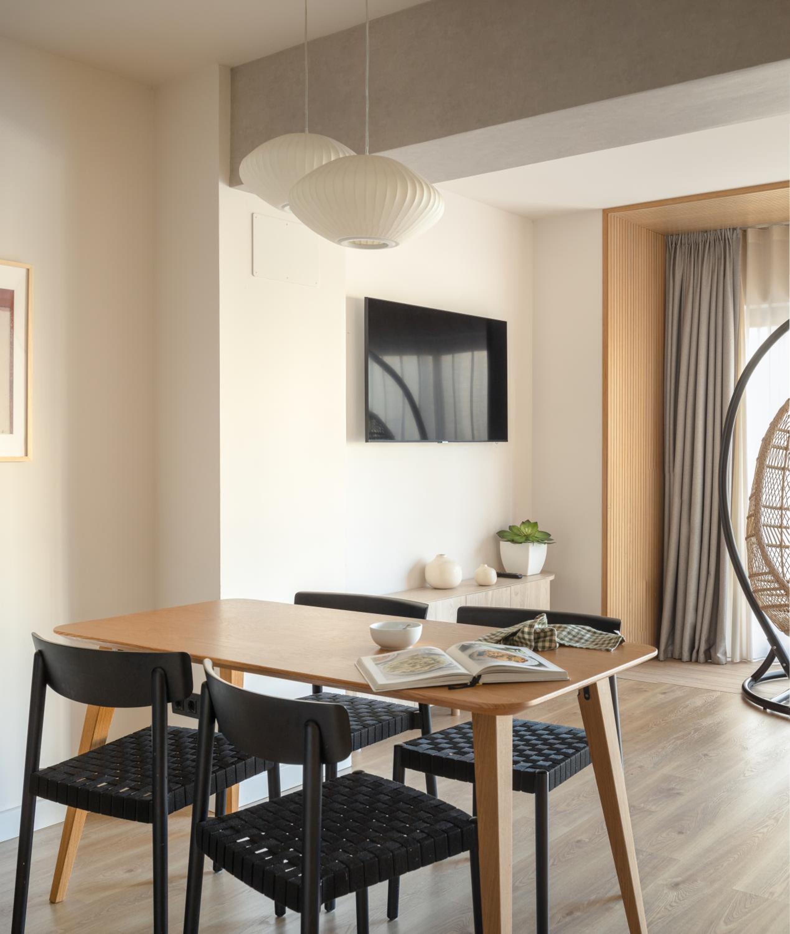 One-Bedroom Apartment - Photo 3