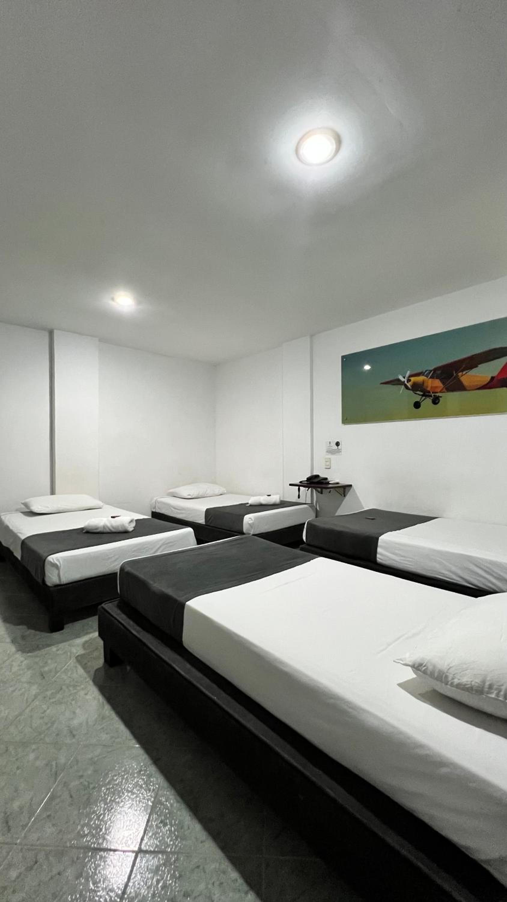 Quadruple Room - Photo 3