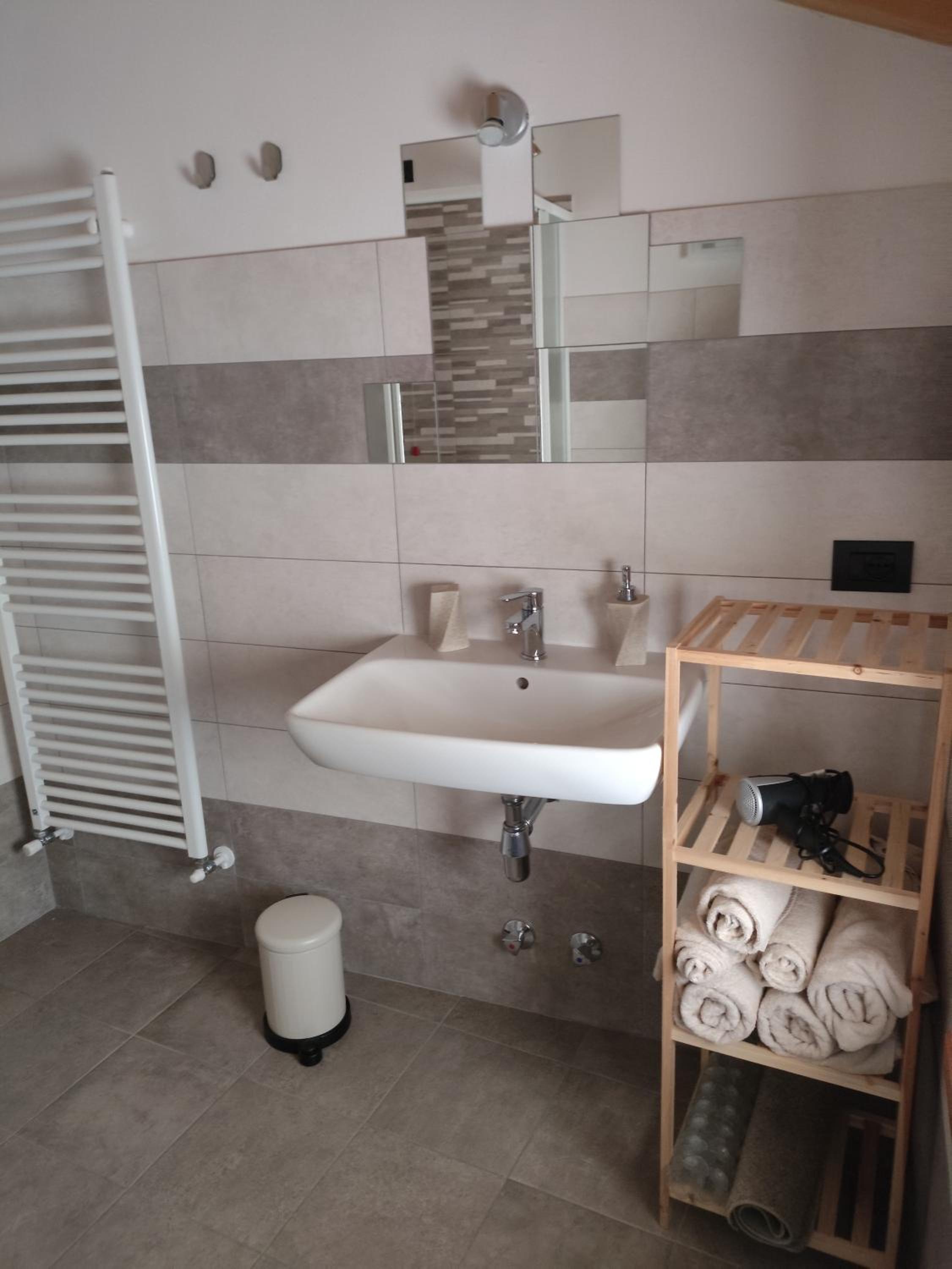 Comfort Triple Room with Shower photo 3
