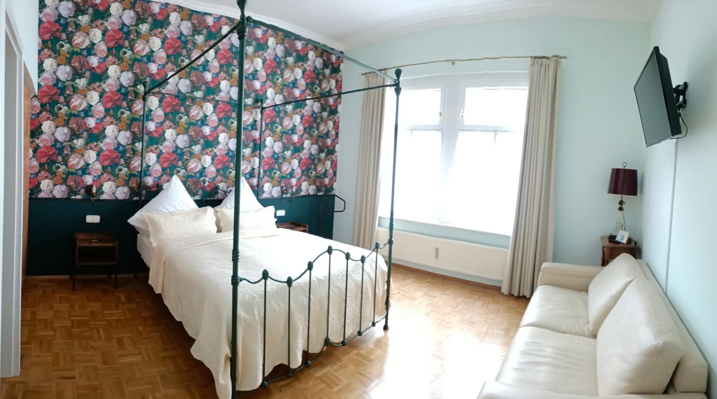 Deluxe Double Room photo 2