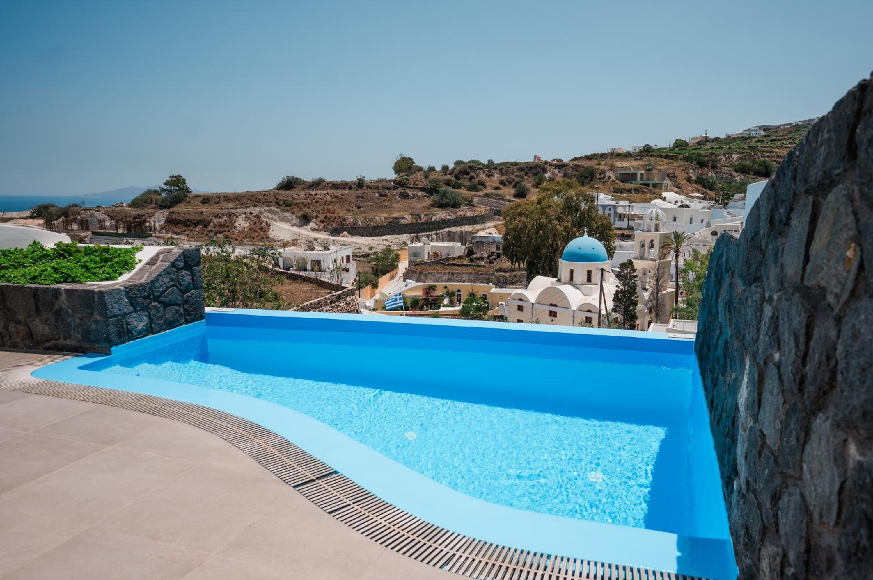 Suite with Private Pool - Photo 31