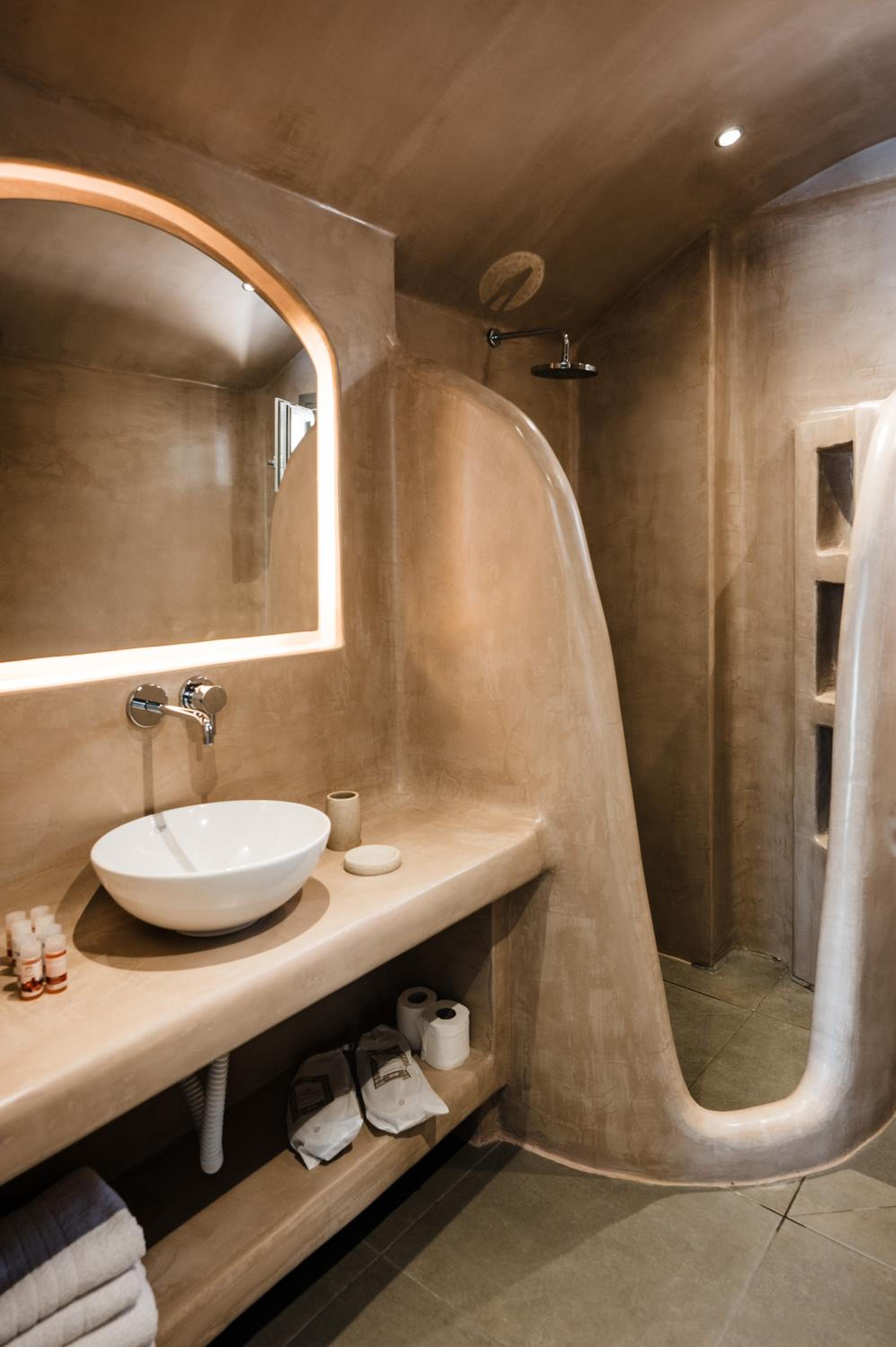 Suite with Private Pool - Photo 9