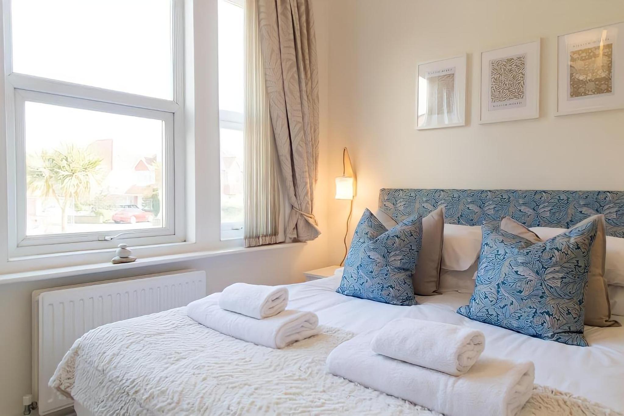 Double Room with Private Bathroom - Photo 4
