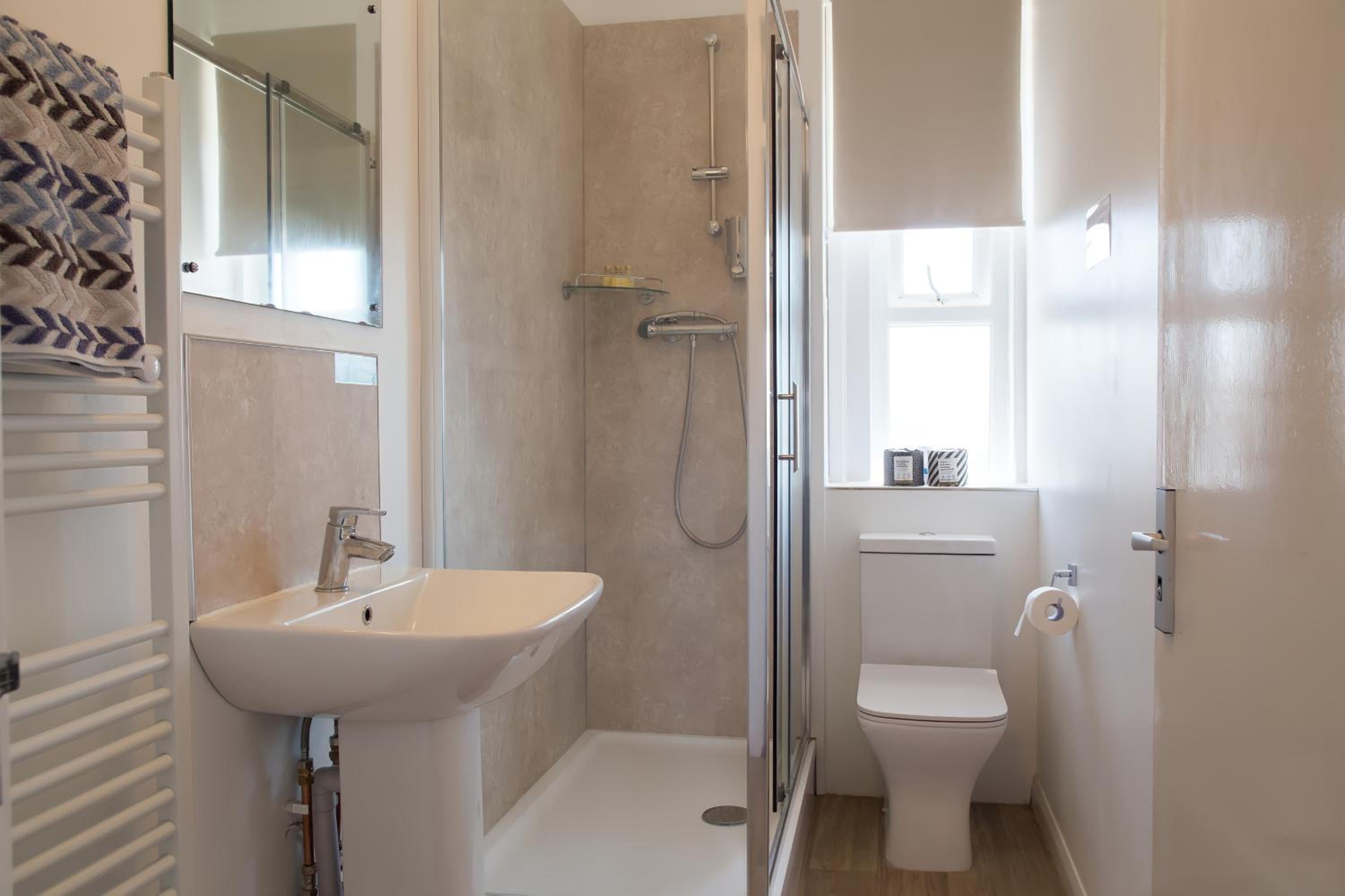 Superior King Suite - Photo 5