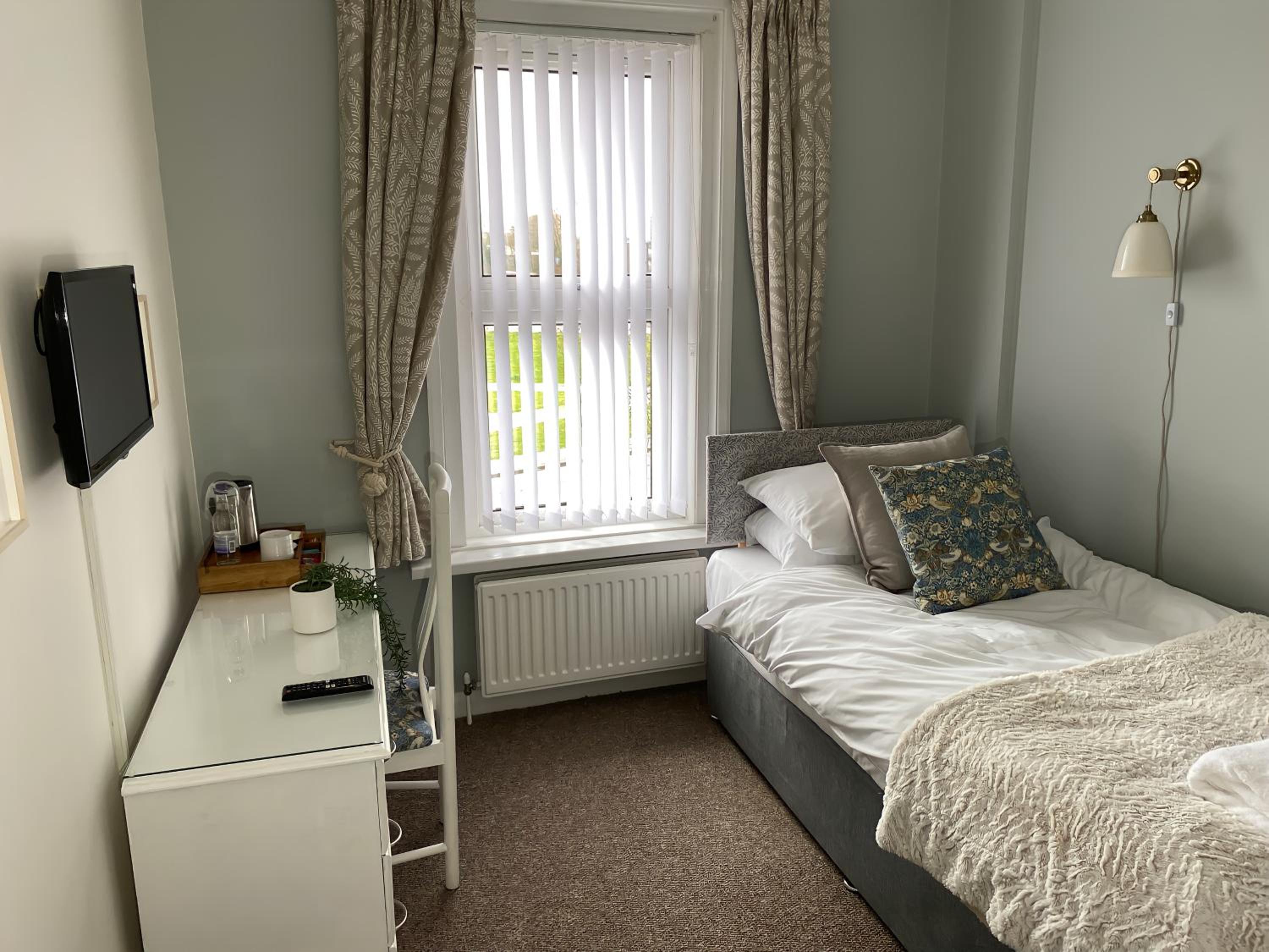 Superior King Suite - Photo 6