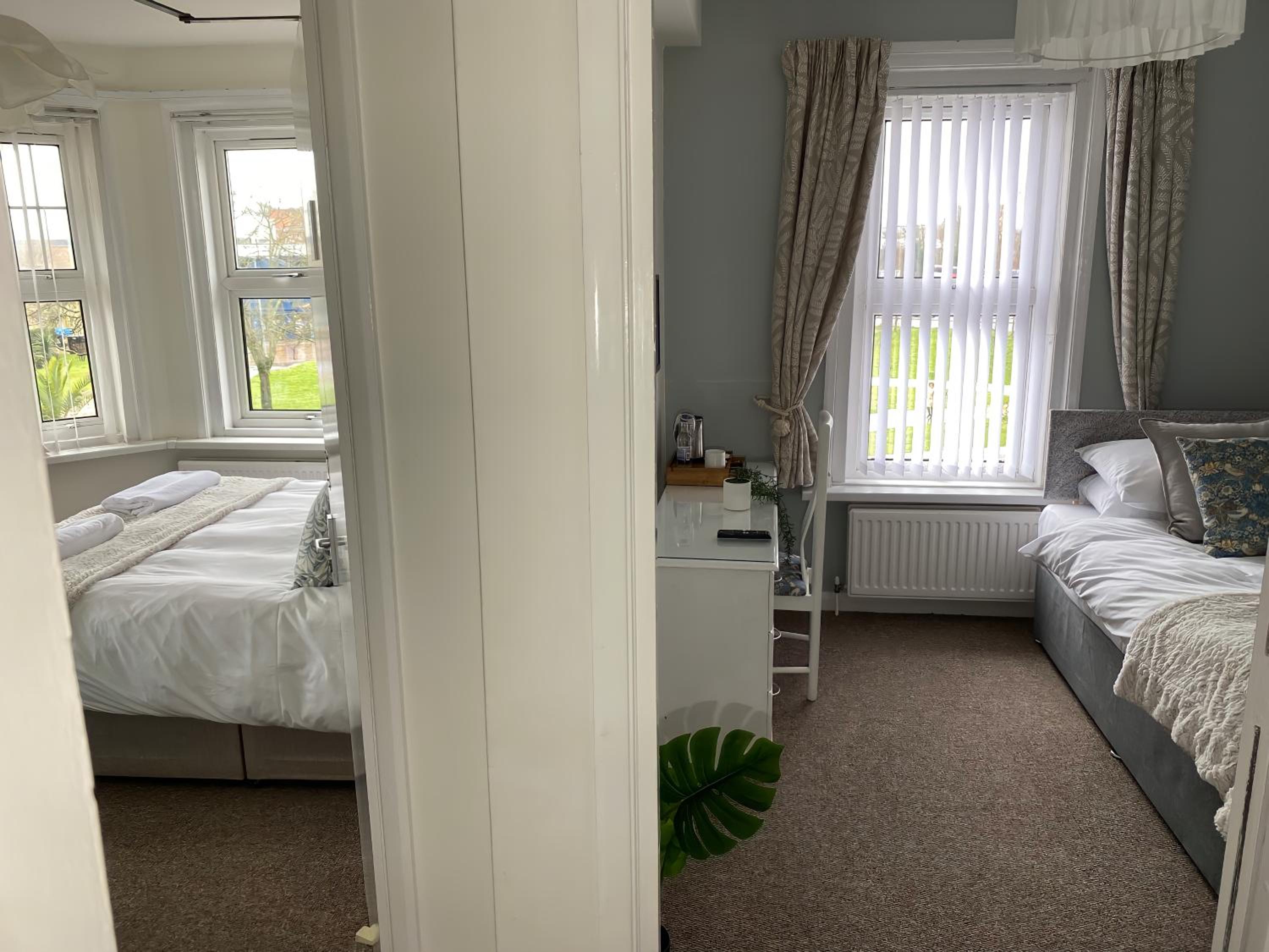 Superior King Suite - Photo 11