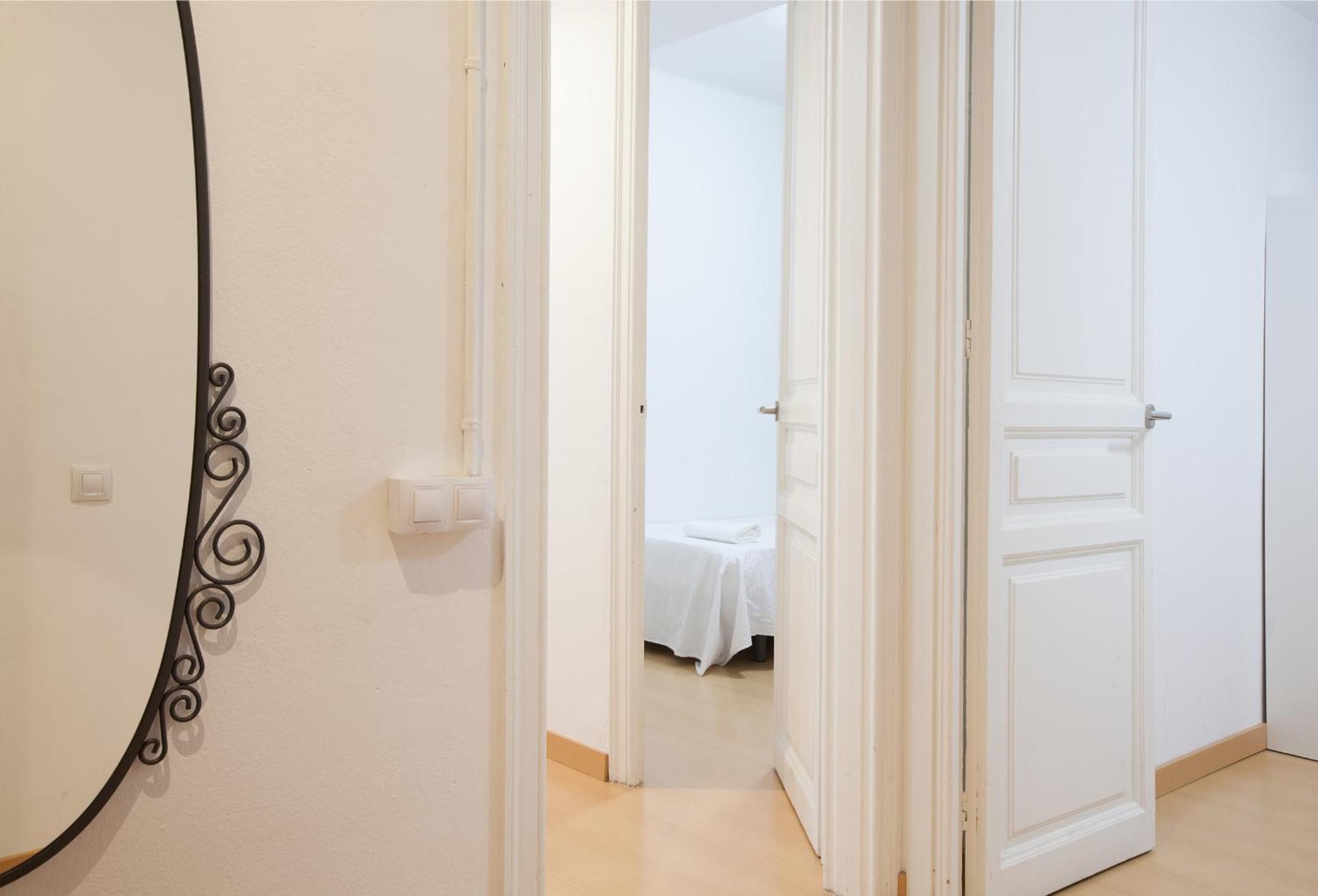Four-Bedroom Apartment with Terrace photo 2