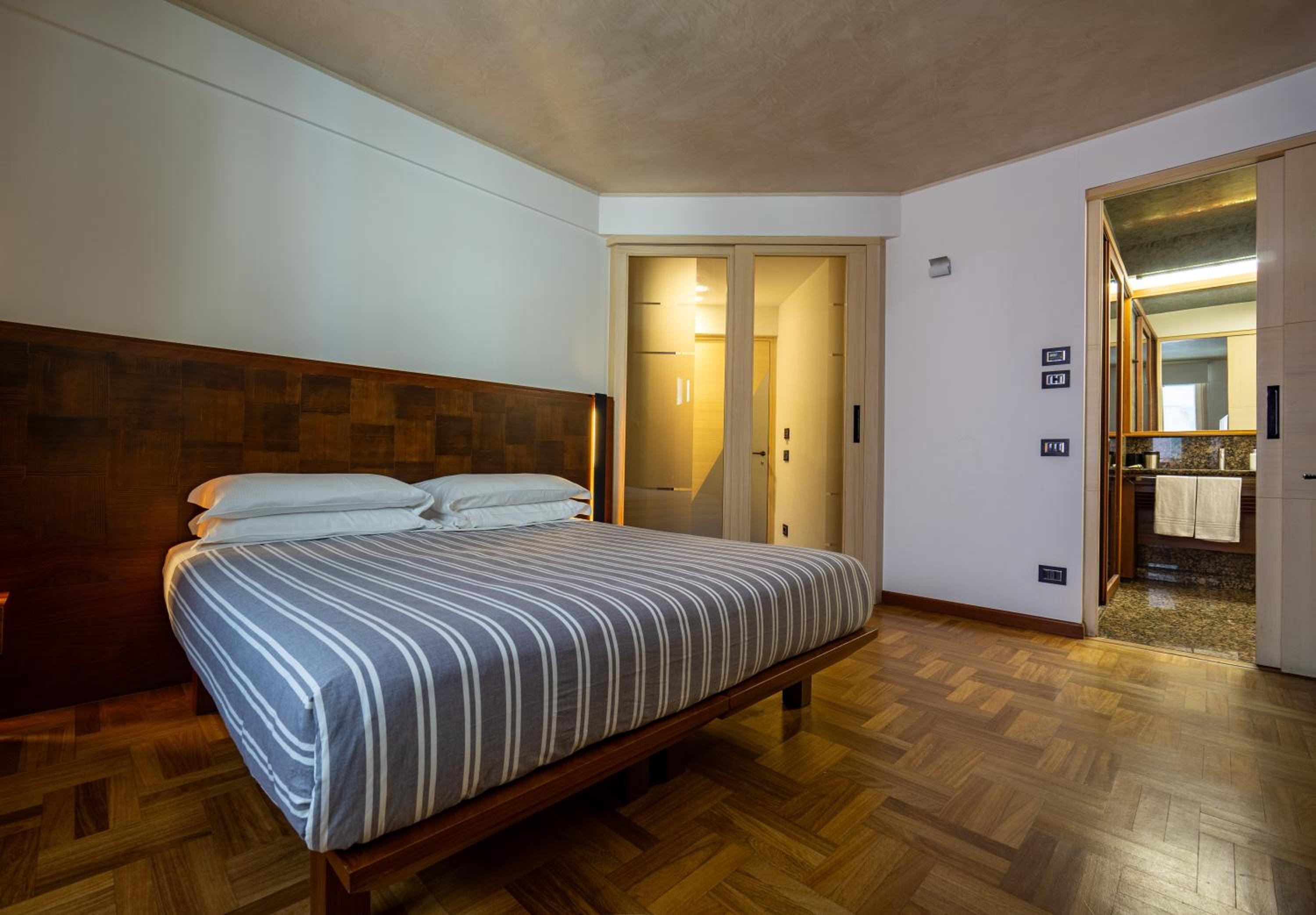 Large Double Room