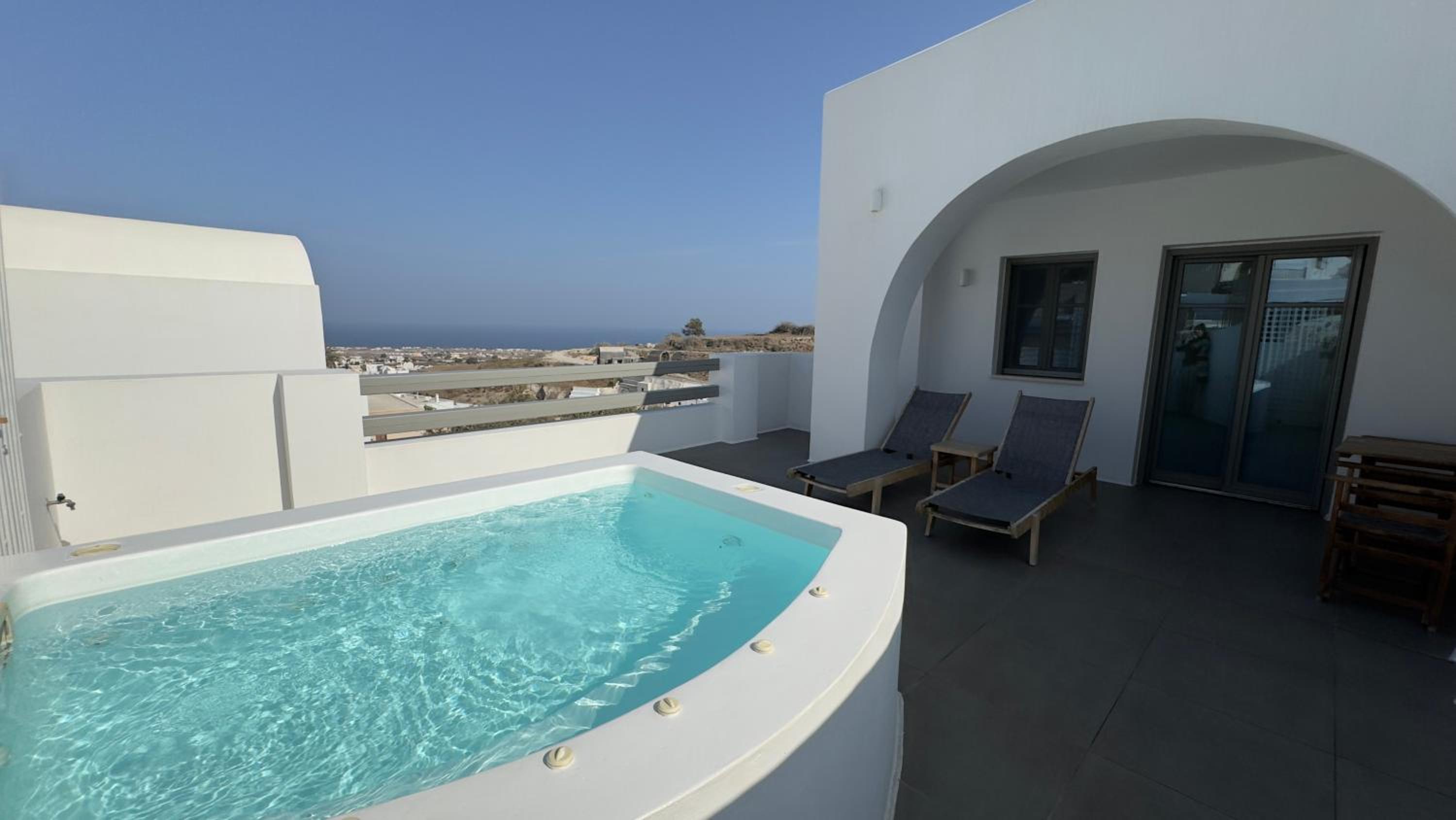 Suite with Hot Tub - Photo 43