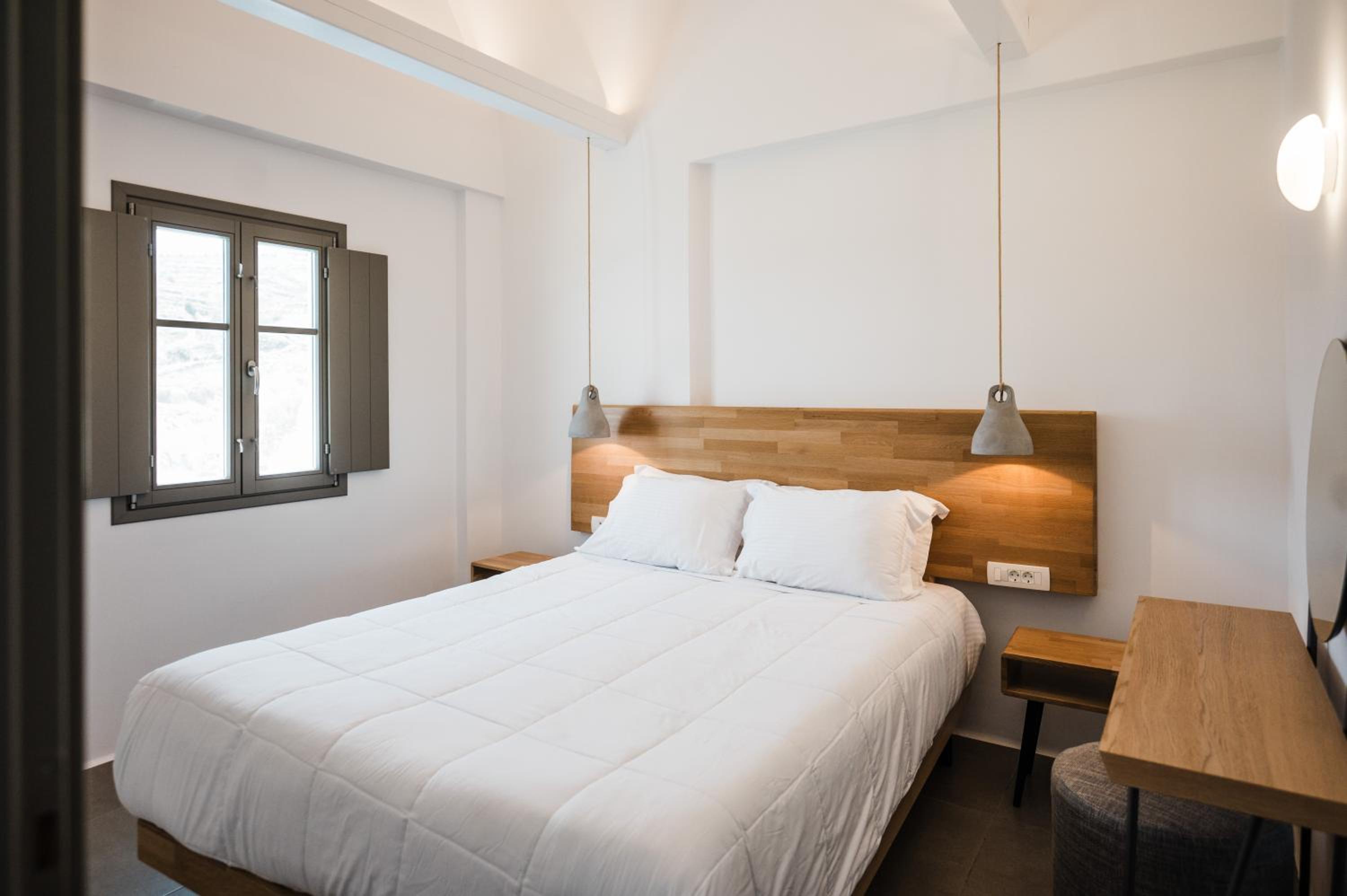 Double or Twin Room without pool access - Photo 2