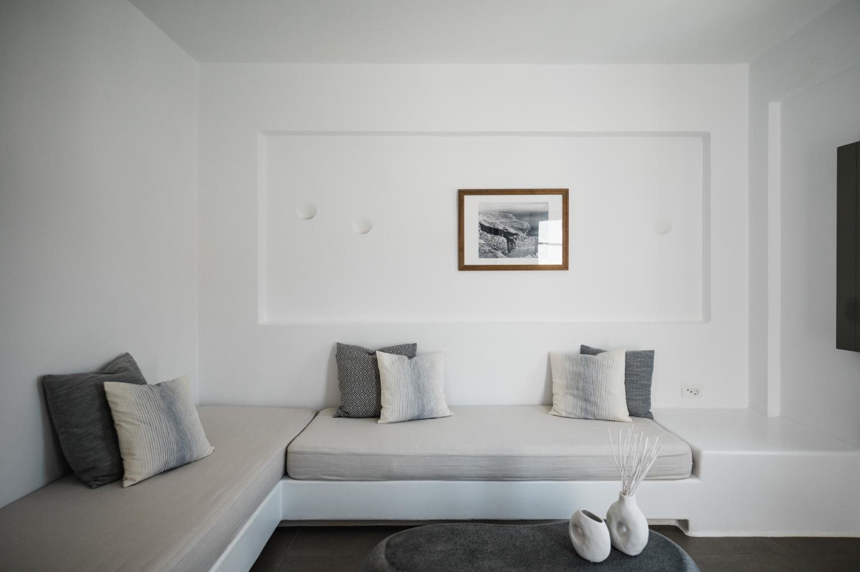 Double or Twin Room without pool access - Photo 11